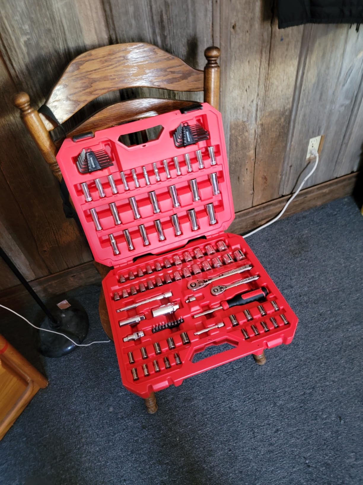 CRAFTSMAN Mechanics Tool Set 105 Pcs, Standard (SAE) and Metric with Case, 1/4 and 3/8 Inch Drive (CMMT12123) customer photo 1