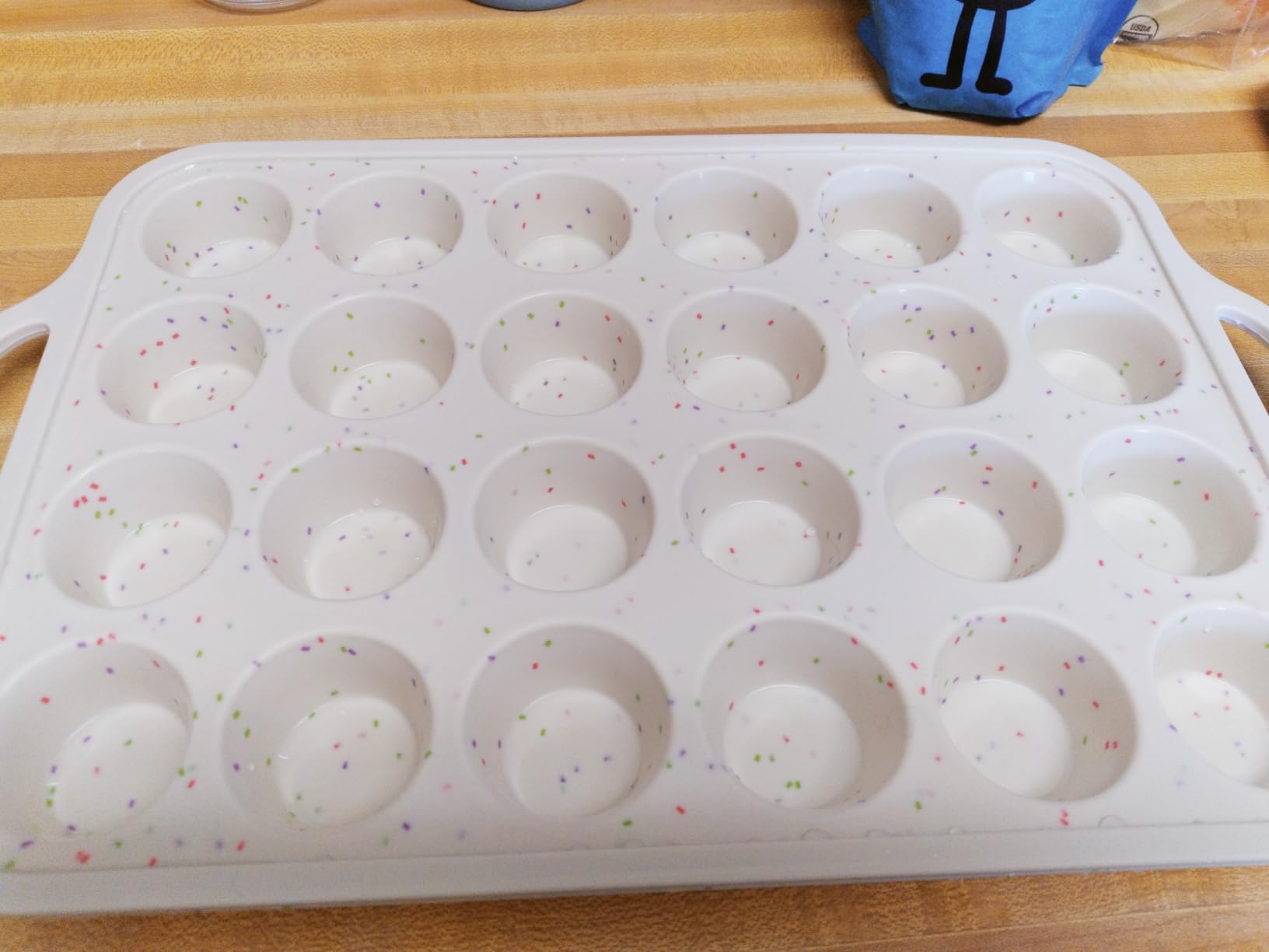 Silicone Muffin Pans for Baking, with Metal Reinforced Frame 2.8 Inch Regular Size Silicone Molds Nonstick 12 Cups for Baking Homemade Muffins, Cupcakes, Egg Bites 2 Pack Dishwasher Safe BPA Free customer photo 1