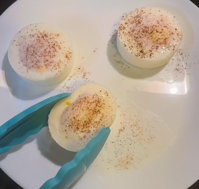 AVACRAFT Egg Poacher, Stainless Steel Egg Poaching Pan, Poached Eggs Cooker Food Grade PFOA free customer photo 1