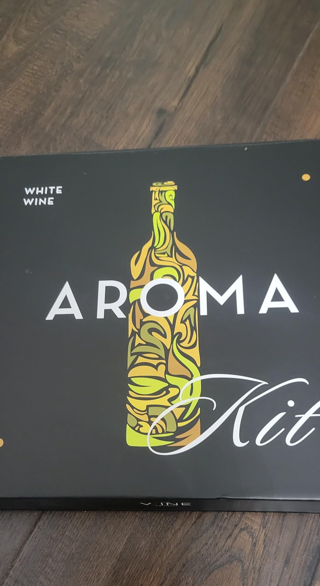 White Wine Aroma Kit - 15 Aromas, Tasting & Smelling Set for White Wines, Training & Educational Gift - Beginners & Sommelier Master, Book & Accessories Guide Included customer photo 1