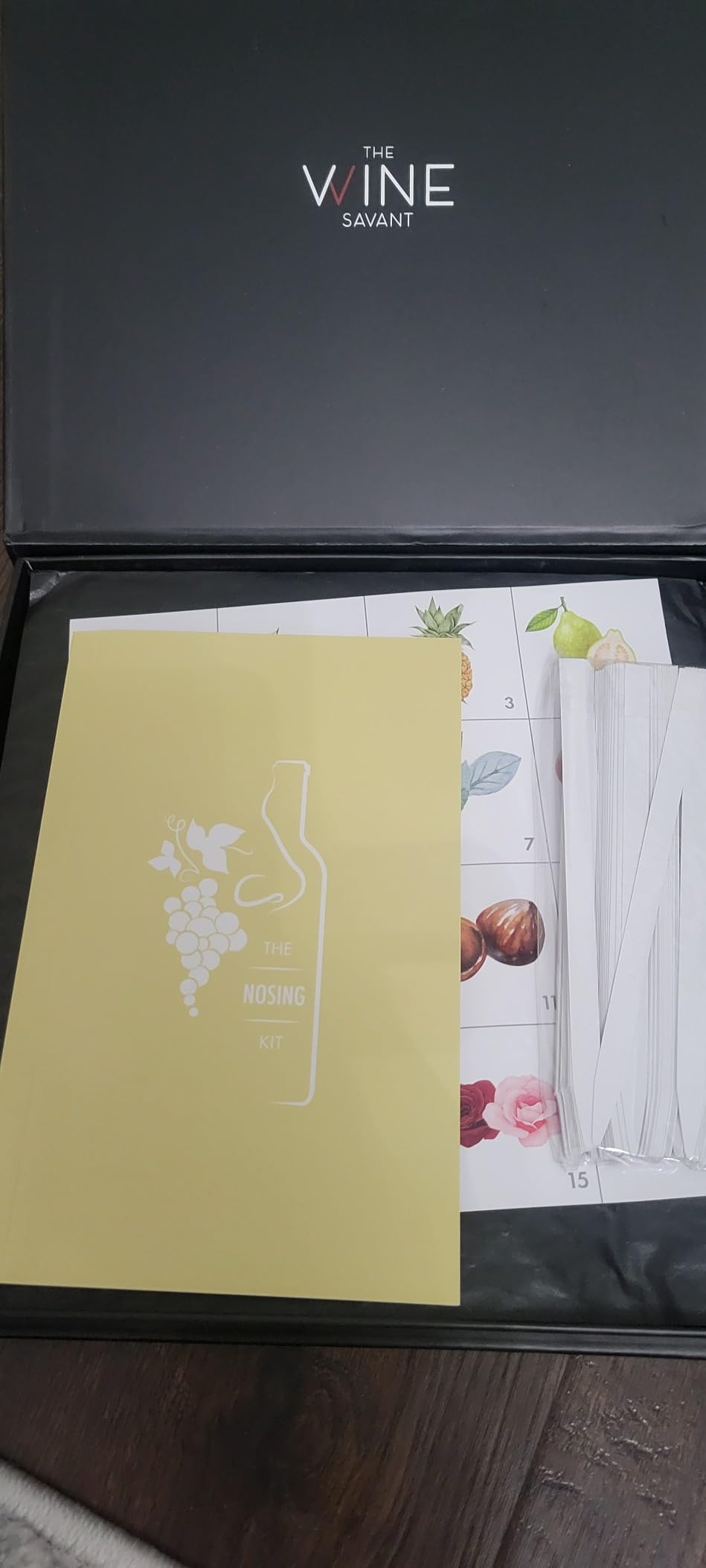 White Wine Aroma Kit - 15 Aromas, Tasting & Smelling Set for White Wines, Training & Educational Gift - Beginners & Sommelier Master, Book & Accessories Guide Included customer photo 2