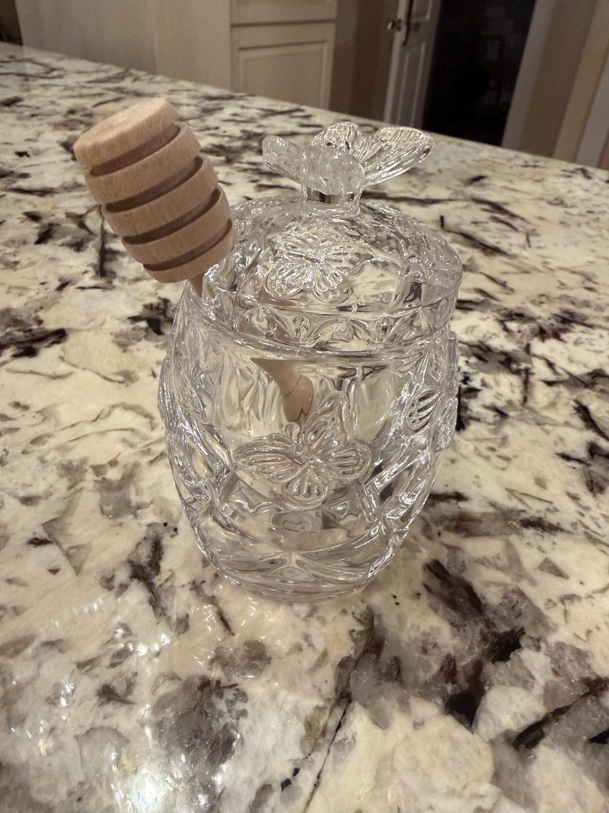 kanpura Clear Crystal Honey Jar with Dipper and Lid, Honey Bee Pot, 4.5oz Glass Honey Pot for Christmas Home Kitchen Decor customer photo 2