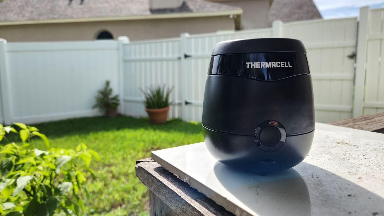Thermacell Mosquito Repellent E-Series Rechargeable Repeller; Patio Shield 20' Mosquito Protection Zone; Includes 36-Hr Repellent Refill; No Flame or Scent; Bug Spray and Bug Zapper Alternative customer photo 2