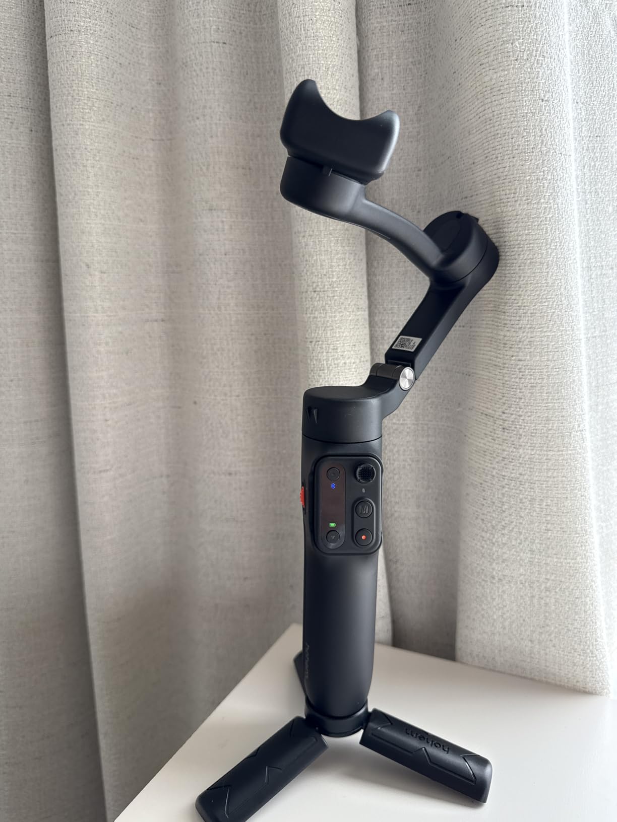 Hohem iSteady X3 SE Gimbal Stabilizer for iPhone, Phone Stabilizer with Detachable Remote Control, Portable Foldable 3-Axis Phone Gimbal for Android & iPhone 16 15 Pro Max, Ideal for Travel Vlogging customer photo 1