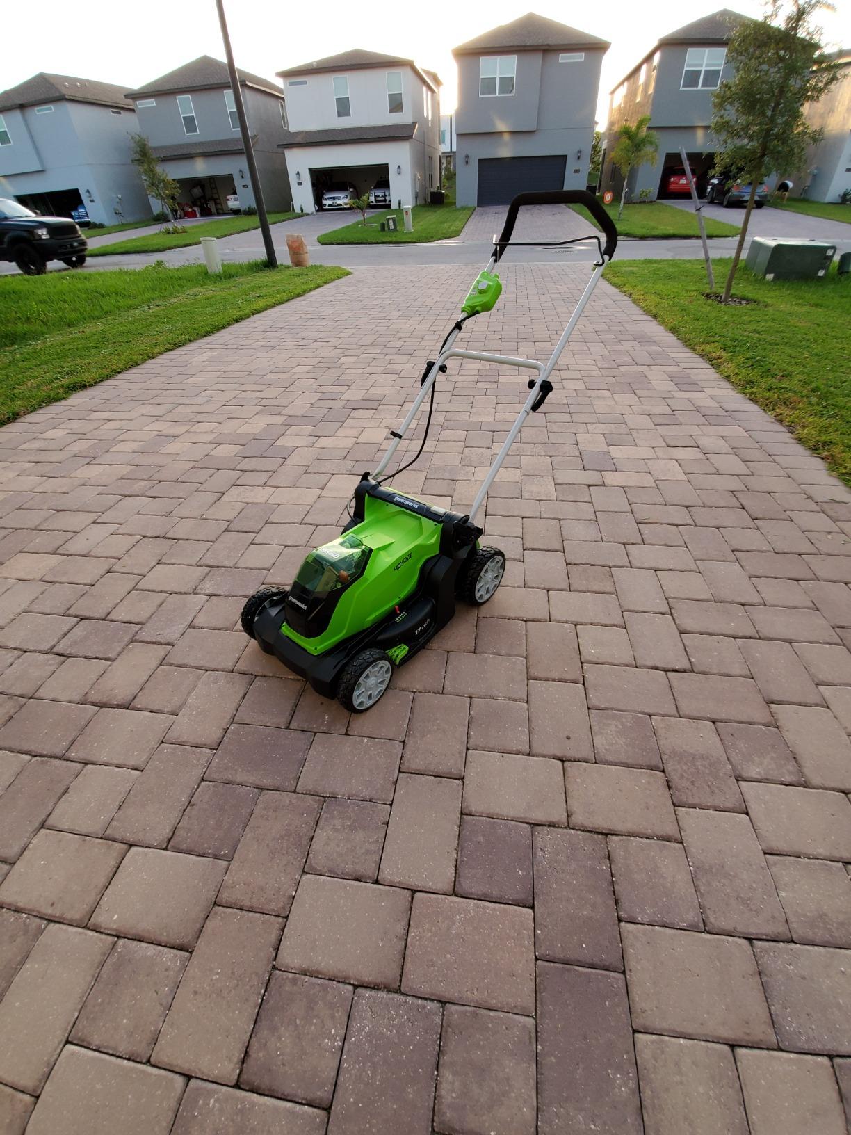 Greenworks 40V 17