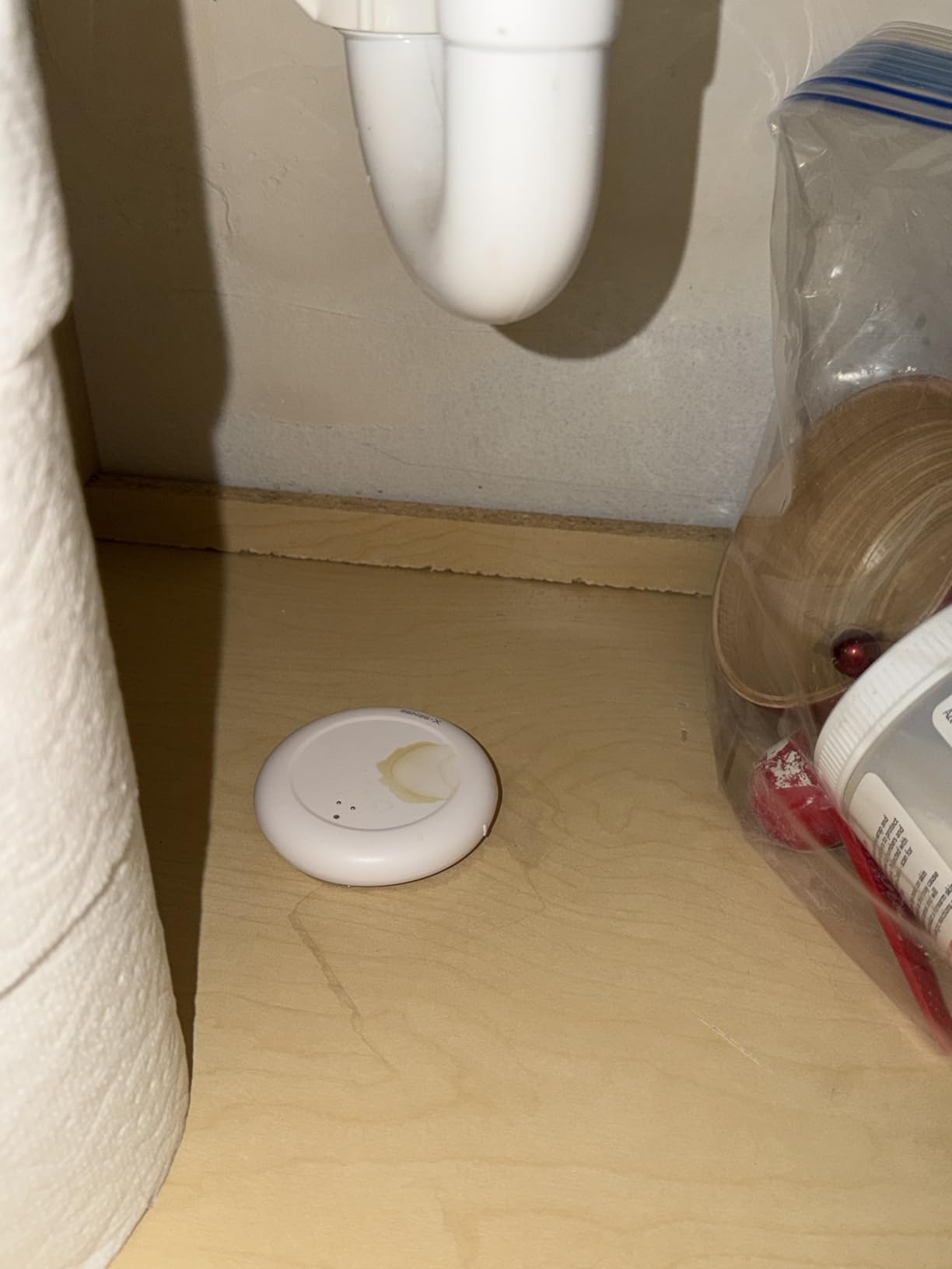 X-Sense Wi-Fi Water Leak Detector Kit, Smart Water Sensor Alarm with App Alerts and Ultra-Slim Design, Water Alarm Leak Detector for Basements, 4 Water Sensors and 1 Base Station, Model SWS0A41 customer photo 2