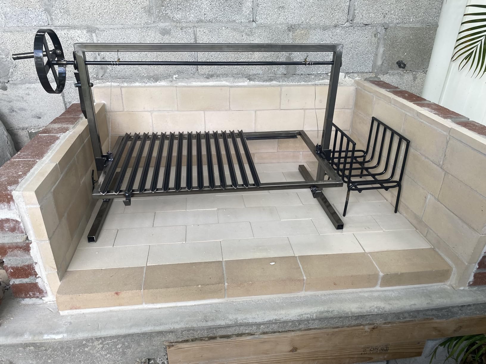 Iron Argentinian Style Santa Maria Grill - V Angle - (Santa Maria Grill Argentinian Style + Iron Griddle) customer photo 1