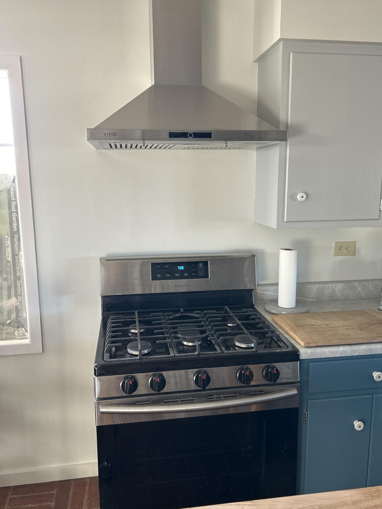 VIKIO HOME Wall Mount Range Hood 36inch, 580 CFM, Ducted/Ductless Convertible, Stainless Steel Kitchen Vent Hood with 3-Speed Fan and LED Lights customer photo 1