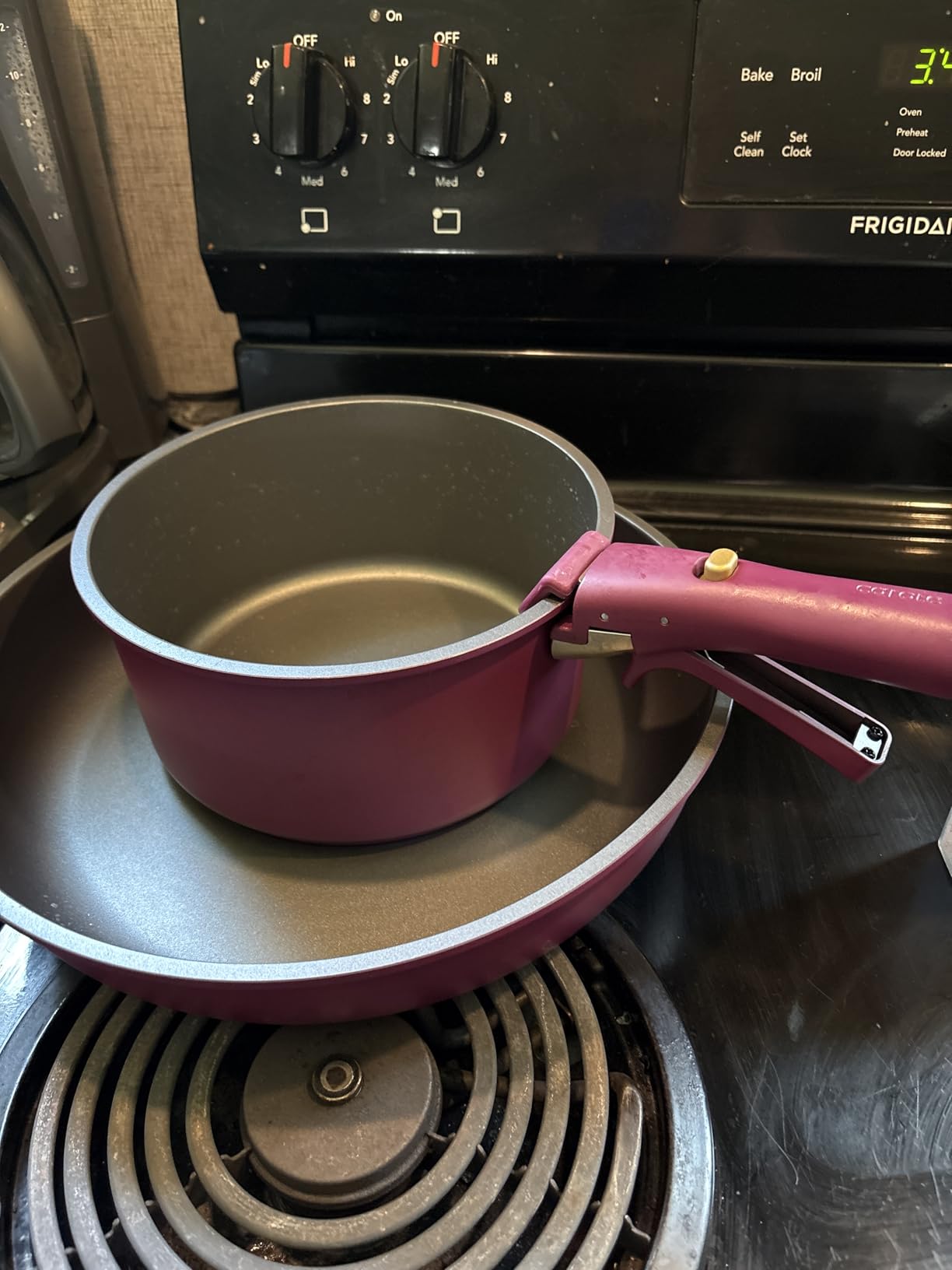 CAROTE 21pcs Pots and Pans Set, Nonstick Cookware Set Detachable Handle, Induction Kitchen Cookware Sets Non Stick with Removable Handle, RV Cookware Set, Gold and Purple customer photo 1