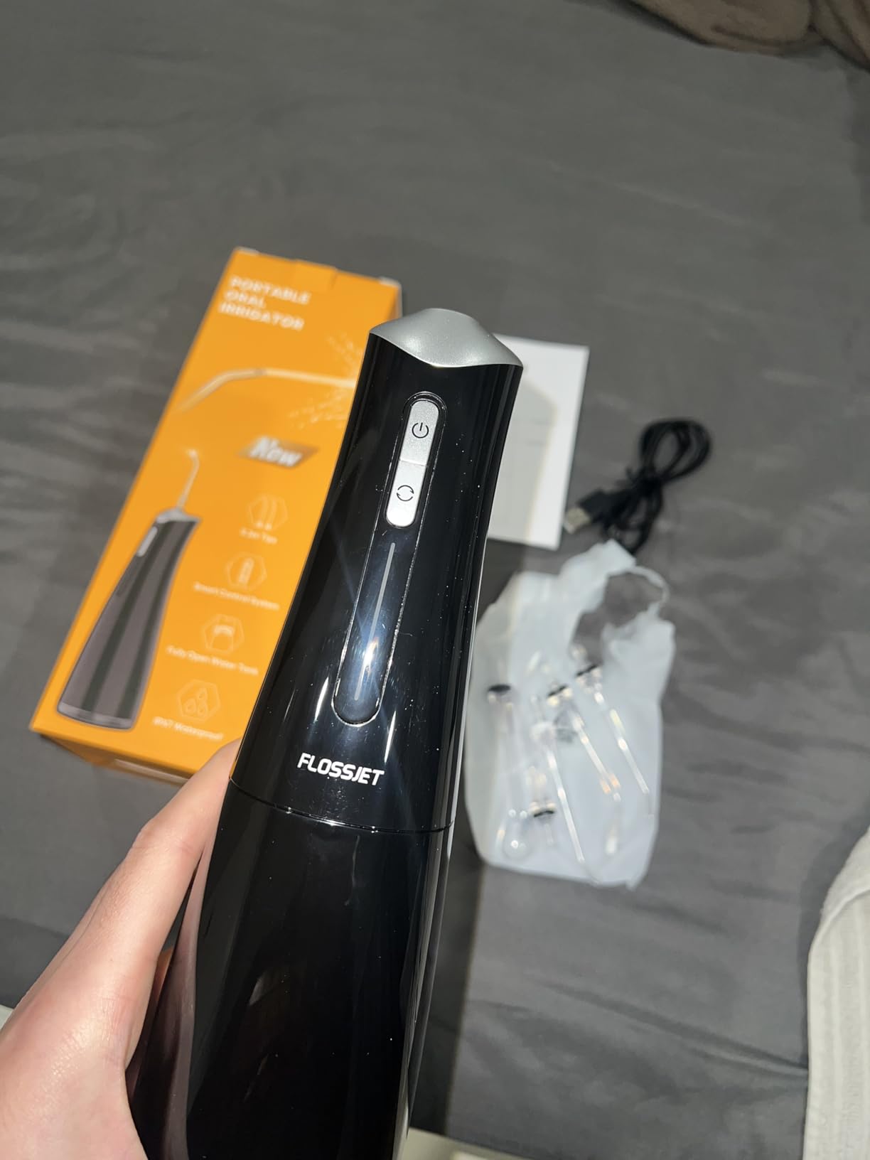 FlossJet Water Dental Flosser Cordless Oral Irrigator with 300ml 5 Tips 4 Modes USBCharger Portable Travel Irrigation Cleaner IPX7 Electric Irrigador Dental for Teeth Cleaning (Black) customer photo 1
