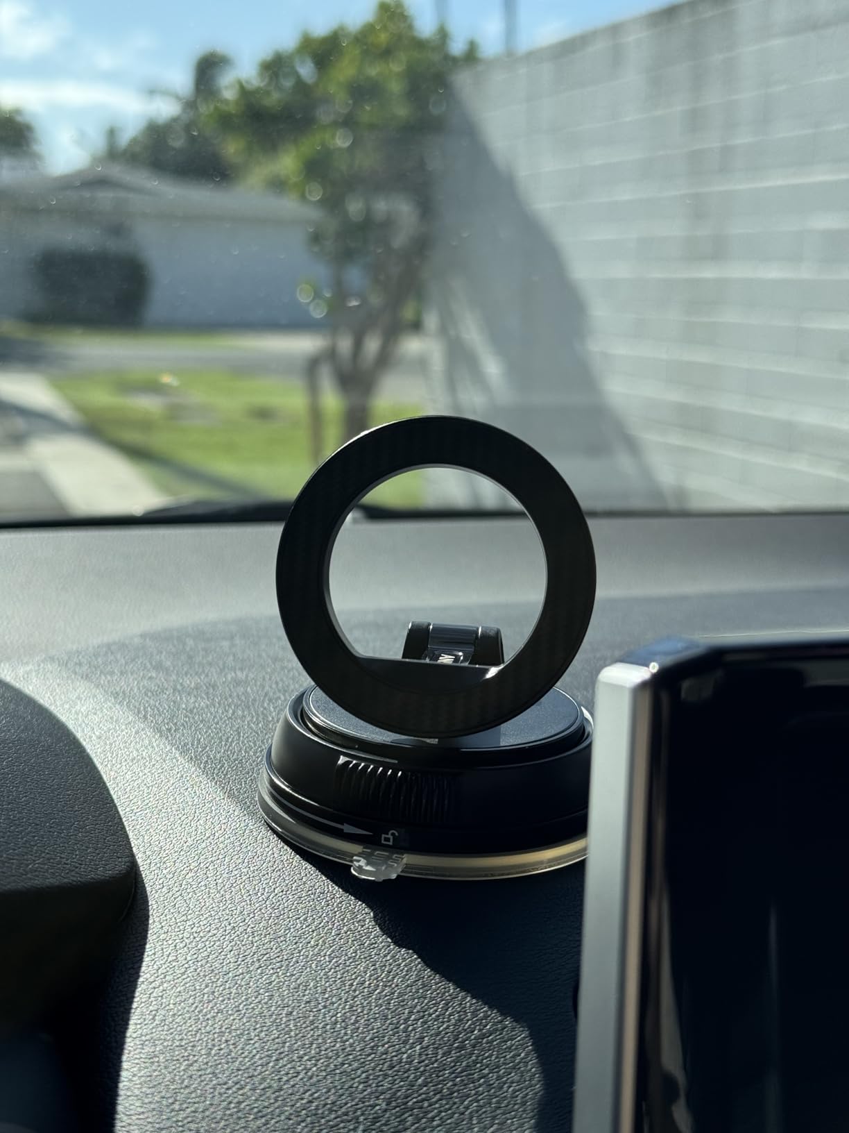 ANDERY Car Phone Holder for Magsafe 78+LBS Strongest Suction & 2400gf Strongest Magnetic 360° Adjustable Car Phone Mount, Phone Holders for Your Car for iPhone 17-12 Pro Max Air Plus (Carbon Fiber) customer photo 2