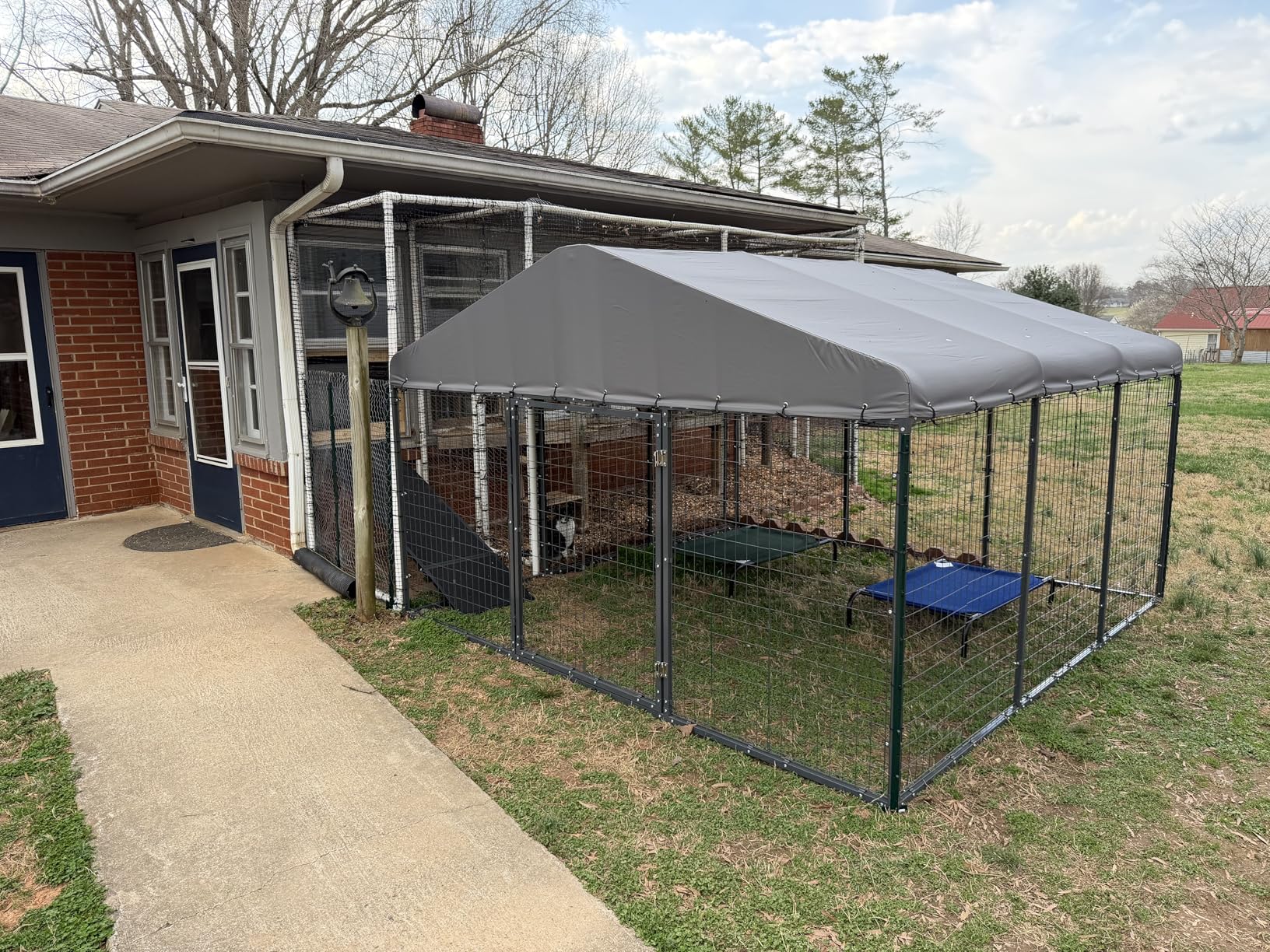Kullavik 10x10x6 FT Large Outdoor Dog Kennel, Anti-Rust Galvanized Steel Dog Pen with Double Locks, Heavy Duty Dog Enclosure Fence with UV & Water Resistant Roof Cover for Outside customer photo 1