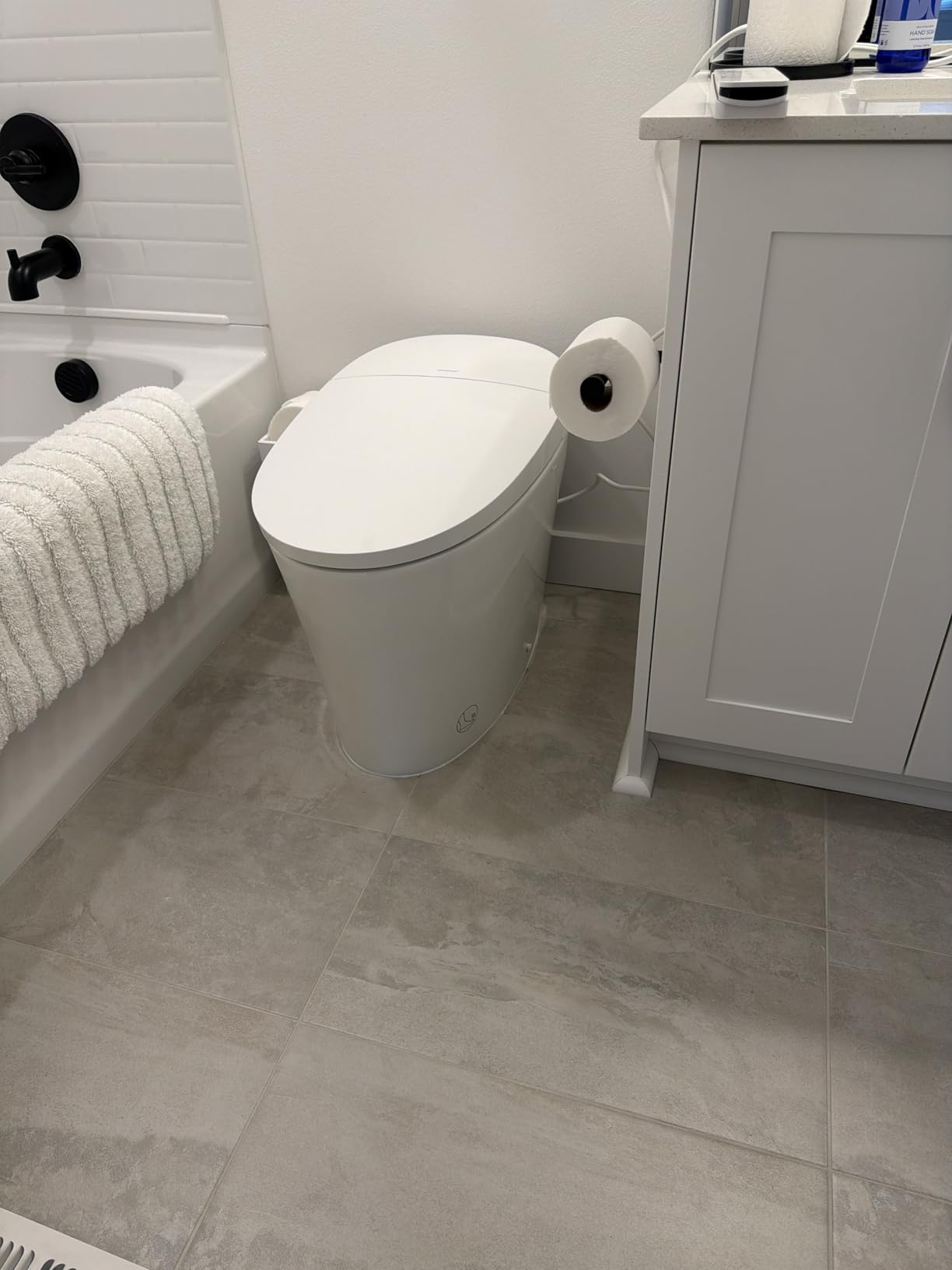 WOODBRIDGE Smart Toilet, Auto Open & Close, Auto Flush, Foot Sensor, Cleaning Foam Dispenser, Heated Seat and Chair Height Design, EBT230 customer photo 2