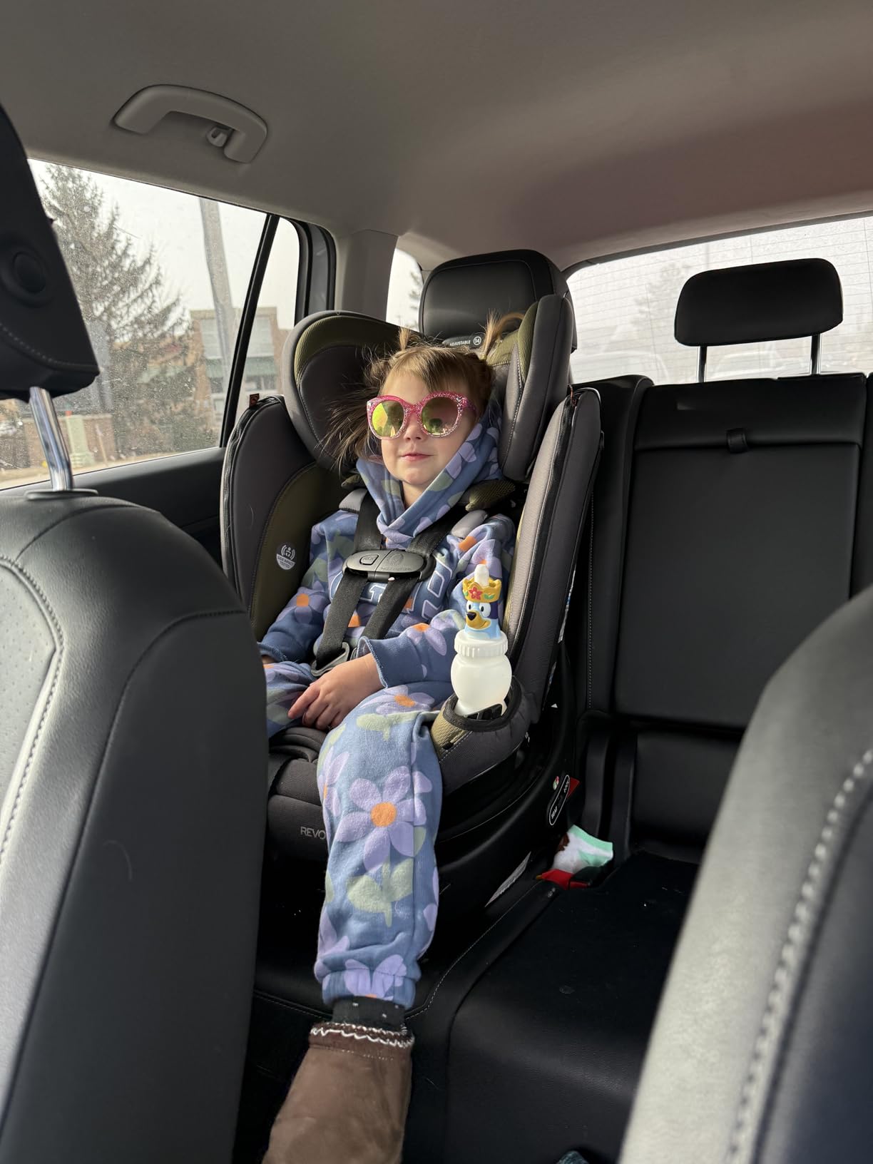 Evenflo Revolve360 Extend Convertible Car Seat with 360 Degree Rotation, Extended Rear-Facing, Forward-Facing, Booster Mode, and Secure Latch Install, Revere Gray customer photo 1