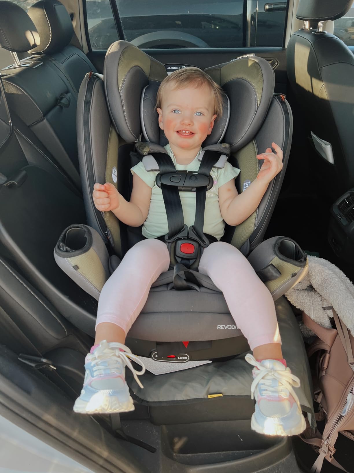 Evenflo Revolve360 Extend Convertible Car Seat with 360 Degree Rotation, Extended Rear-Facing, Forward-Facing, Booster Mode, and Secure Latch Install, Revere Gray customer photo 2