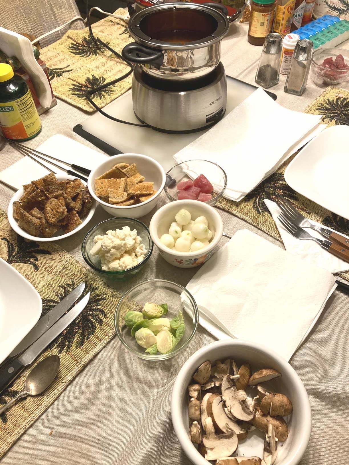 Nostalgia 8-Cup Electric Fondue Pot Set for Cheese & Chocolate - 8 Color-Coded Forks, Temperature Control - Kitchen Gadgets and Appliances for Hors d'Oeuvres and More - Stainless Steel customer photo 1