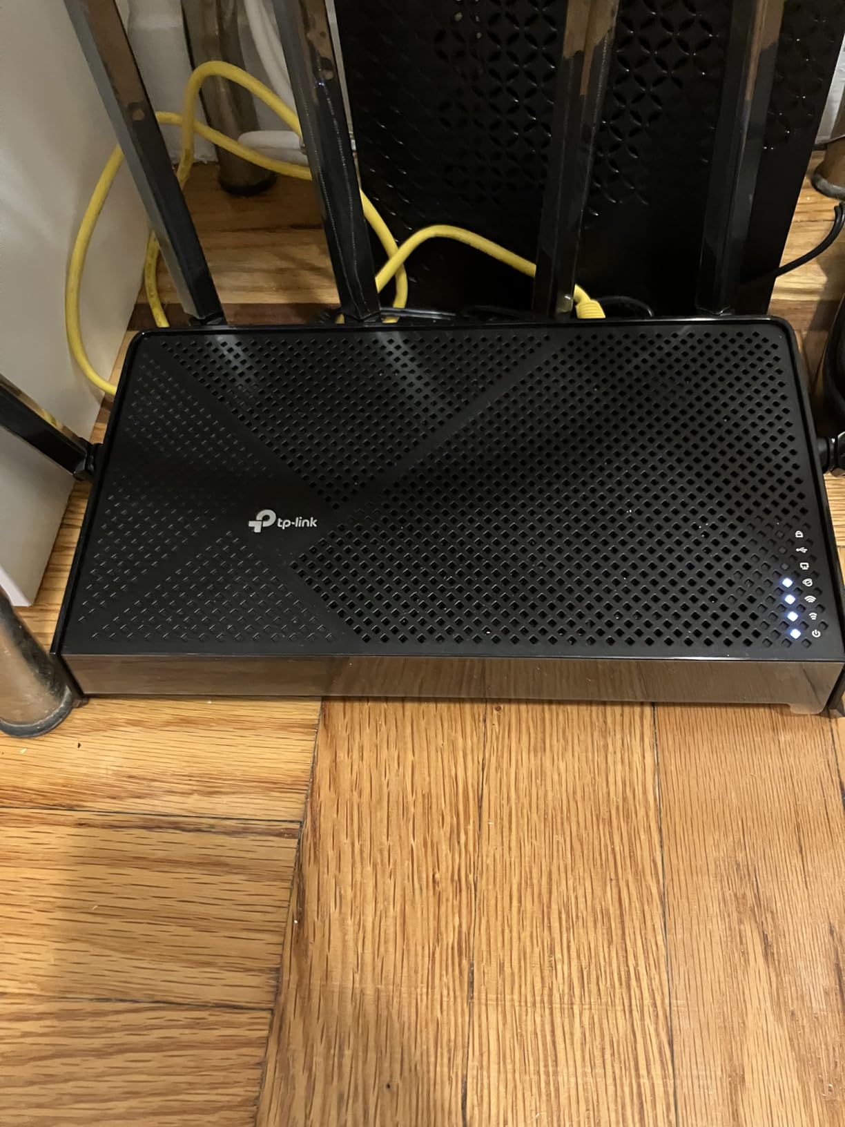 TP-Link BE6500 Dual-Band WiFi 7 Router (BE400) - Dual 2.5Gbps Ports customer photo 2
