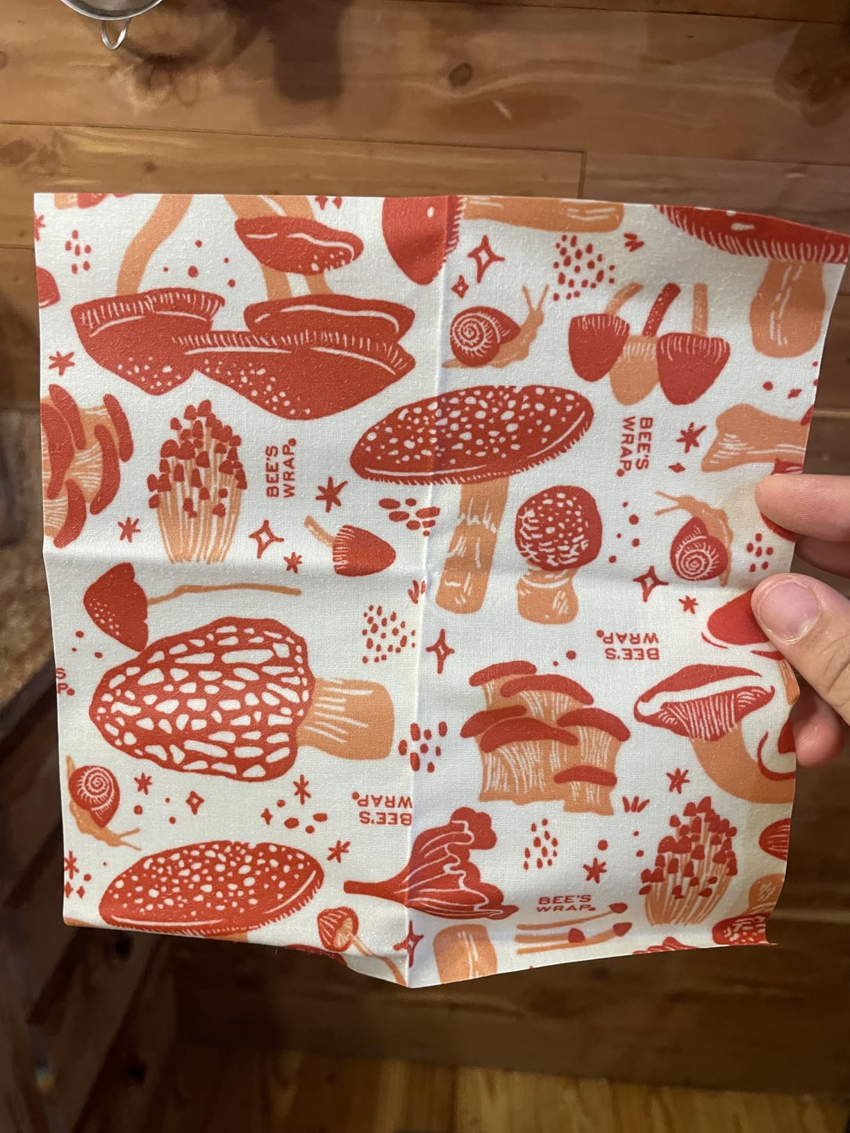 Bee's Wrap Beeswax Wraps for Food - Assorted 5 Pack of Beeswax Wraps - 2 Large & 3 Medium Wrap - Plastic Free Made in USA Reusable Natural Food Wrap - Honeycomb & Bees + Bears customer photo 2
