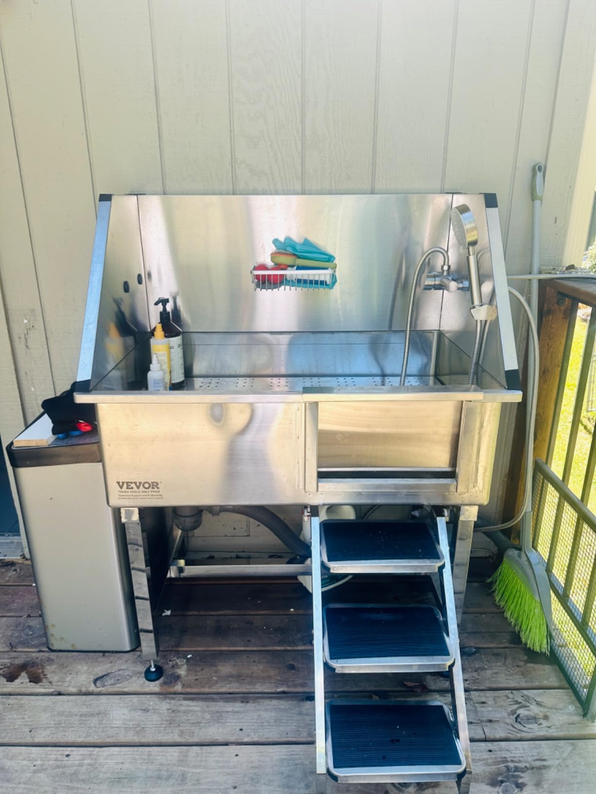 VEVOR 38 Inch Stainless Steel Dog Washing Station, Pet Grooming Tub with Hot & Cold Faucet, Showerhead, Home Wash Sink, Fits Small and Medium Cats and Dogs, Non-Slip Stairs (Right Door) customer photo 1