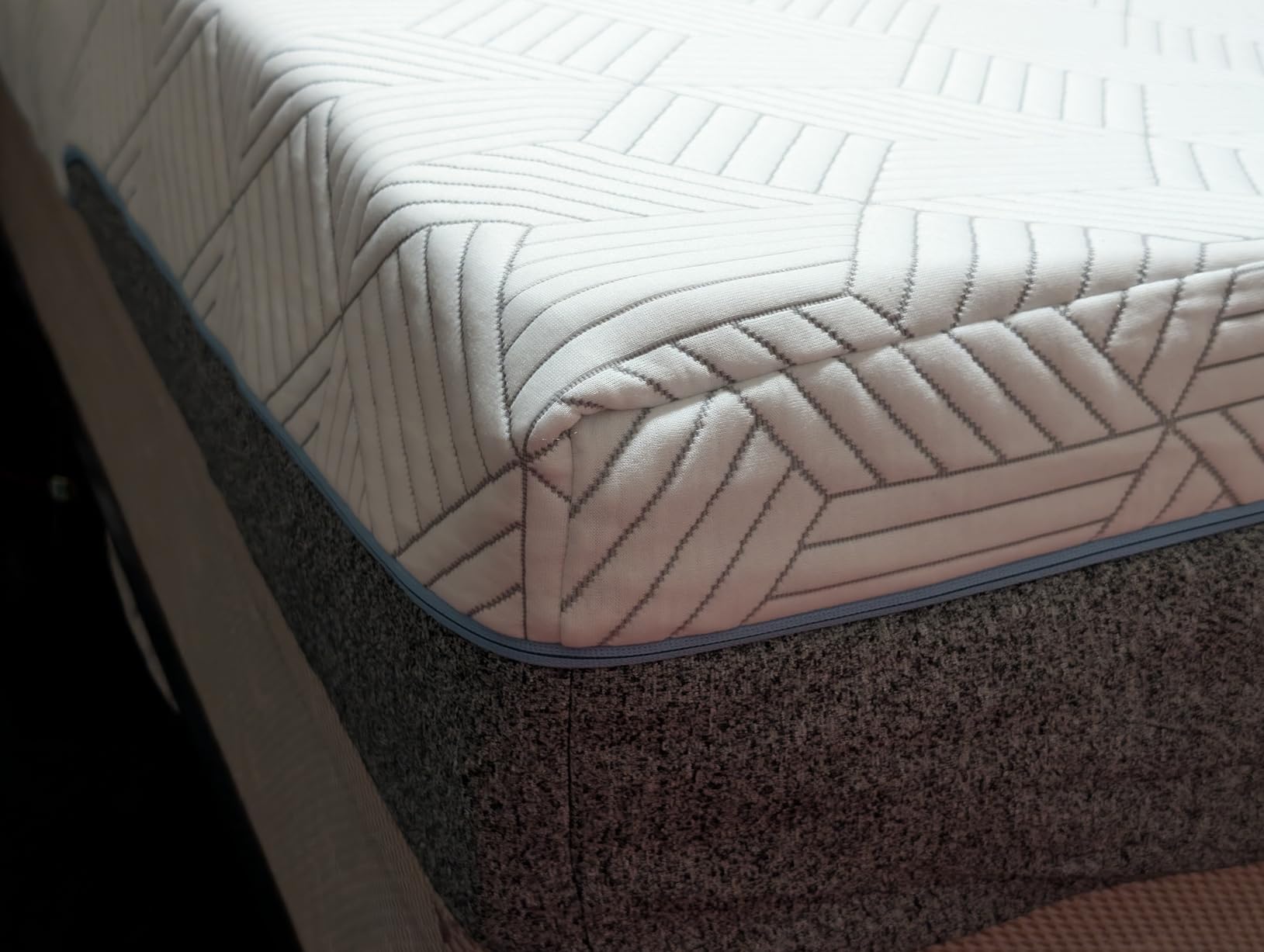 FATHOM Medium Queen Mattress 12 Inch Memory Foam Mattress Queen Size Bed in a Box for Back Pain Relief and Cool Sleep with Gel Foam and Removeable Fiberglass Free Cover, CertiPUR-US Certified customer photo 2