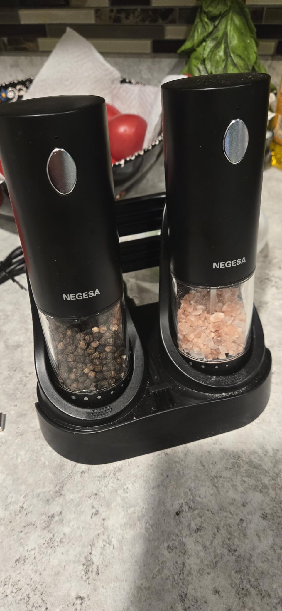 Electric Salt and Pepper Grinder Set with Rechargeable Base - Automatic Refillable Electric Salt and Pepper Shakers with Large Capacity, LED Light & Adjustable Coarseness, Black customer photo 1