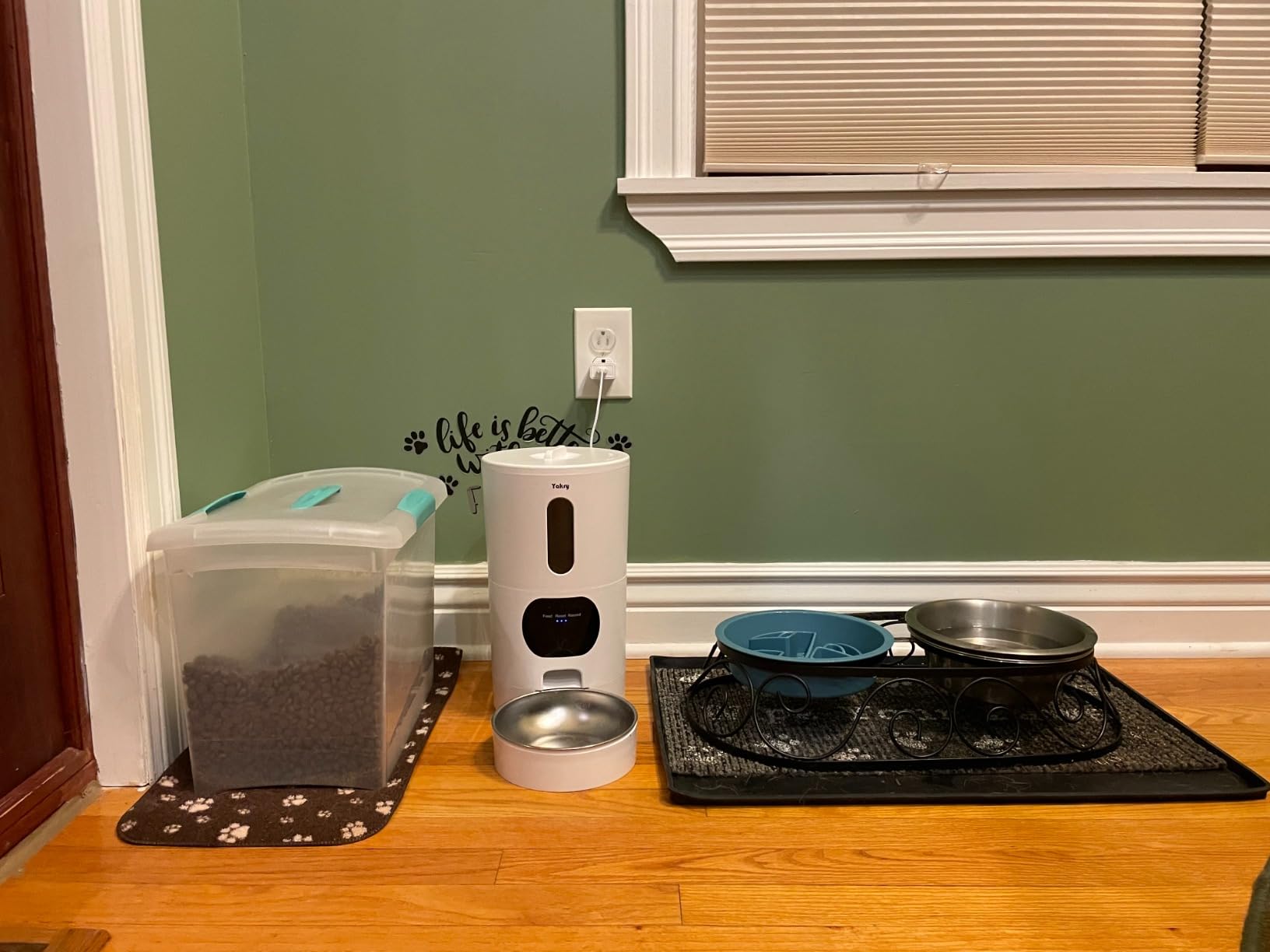 Automatic Dog Feeder Large Breed with Camera - 12L/50 Cups 5G WiFi App Control Dog Food Dispenser, Easy Setup, HD 1080P Video with Night Vision by Yakry customer photo 2