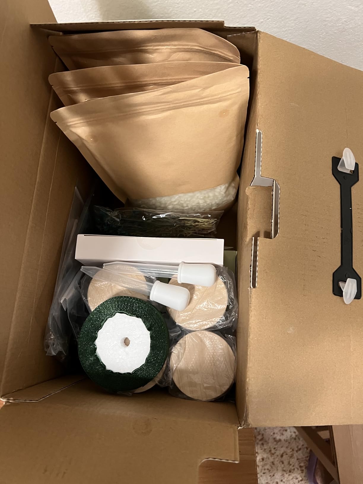 ZEROMX Candle Making Kit for Adults Beginners - 1200g Soy Wax, Digital Wax Melting Pot, Floral Candle Molds, Gift Boxes, Premium Candle Making Supplies, Complete DIY Set, Christmas Craft Gifts customer photo 1