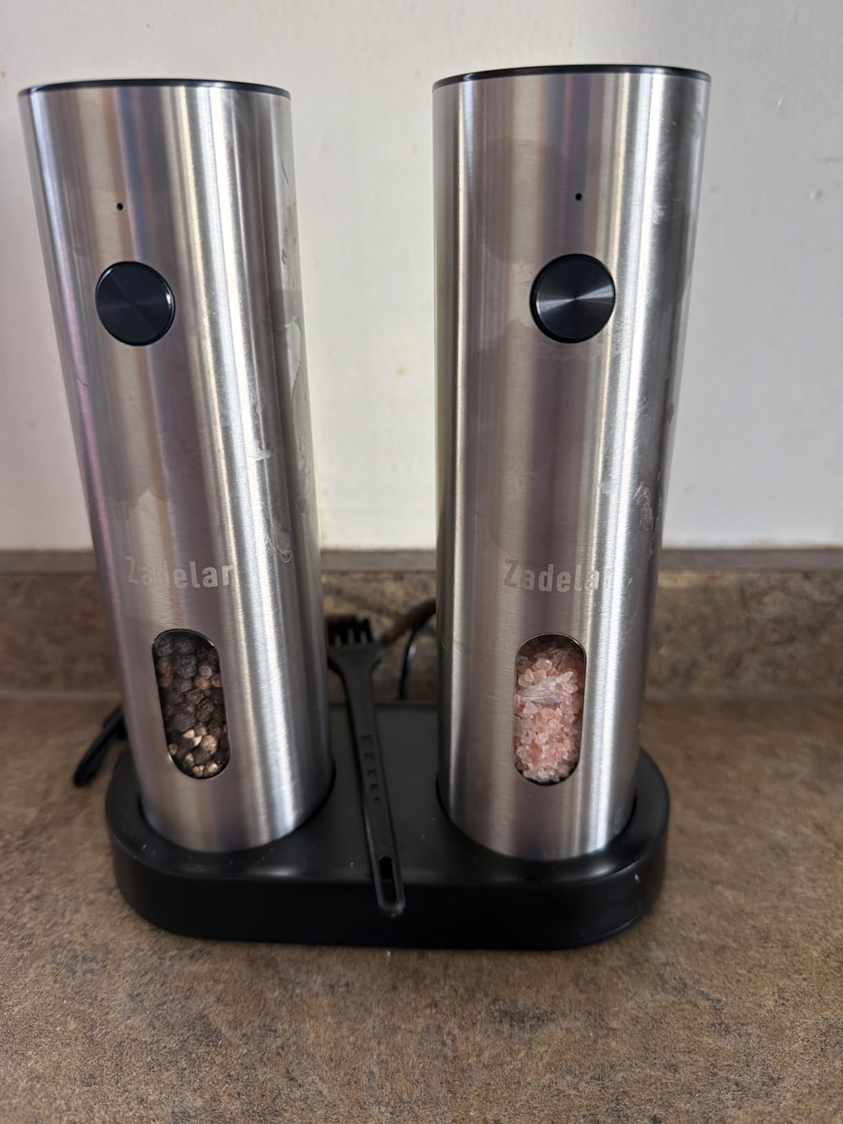 Salt and Pepper Grinder Set Electric, Rechargeable Salt and Pepper Shakers Stainless Steel with USB C Dual Charging Base, Upgraded Large Capacity, Adjustable Coarseness, LED Light, Ideal for Mom customer photo 2