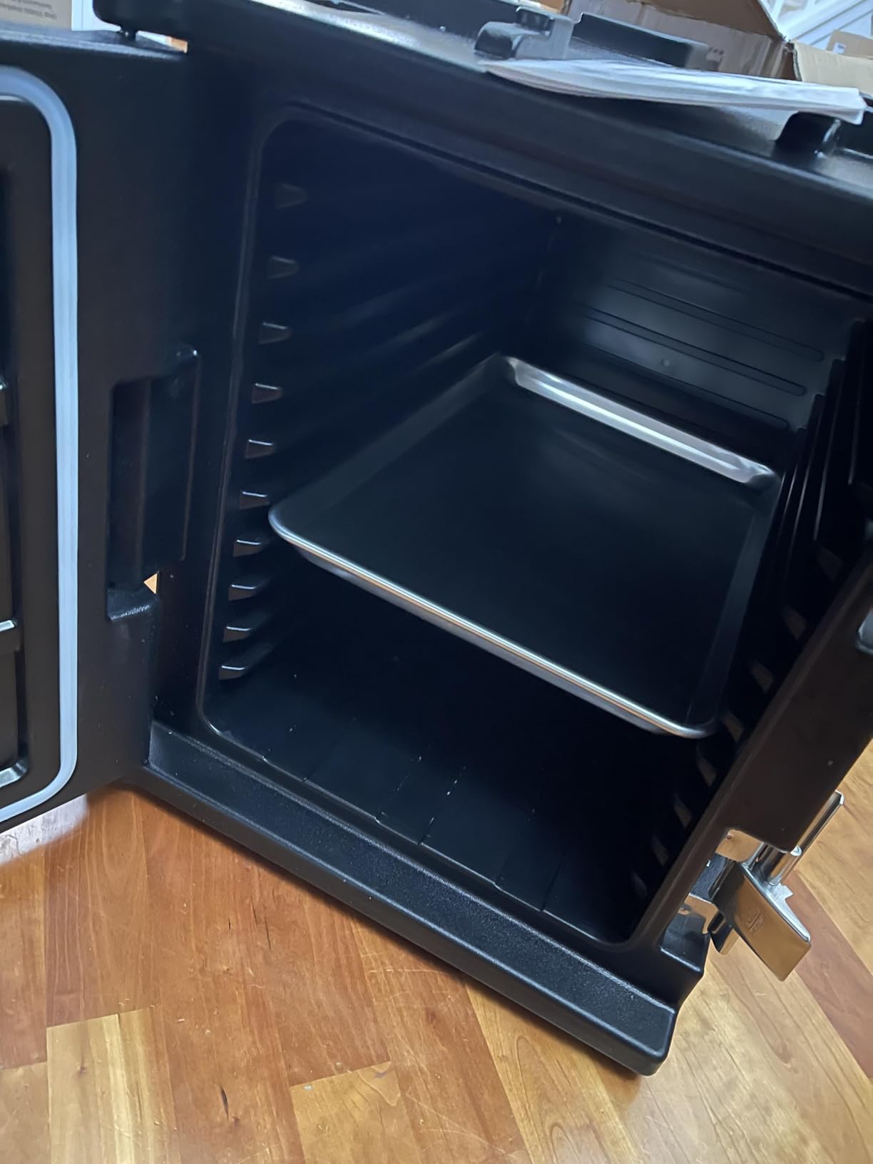 Black 82QT Non-Electric Hot Box Food Warmer with Wheels, 304 Stainless Steel Latch, Insulated Food Carrier for 5 Full-Size Pans, Food Warmer Box Hot Boxes for Catering customer photo 2