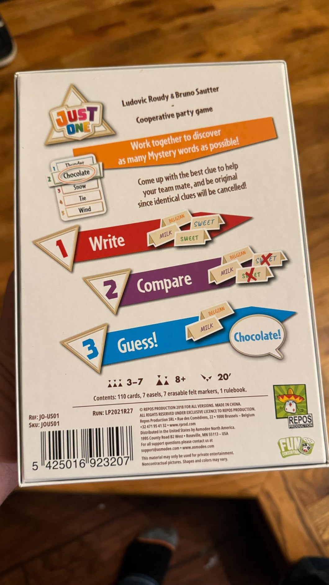 Asmodee Just One Party Game (2025 Refresh) - Cooperative Mystery Word Guessing Fun for Family & Friends, Kids & Adults, Ages 8+, 3-7 Players, 15 Minute Playtime customer photo 2