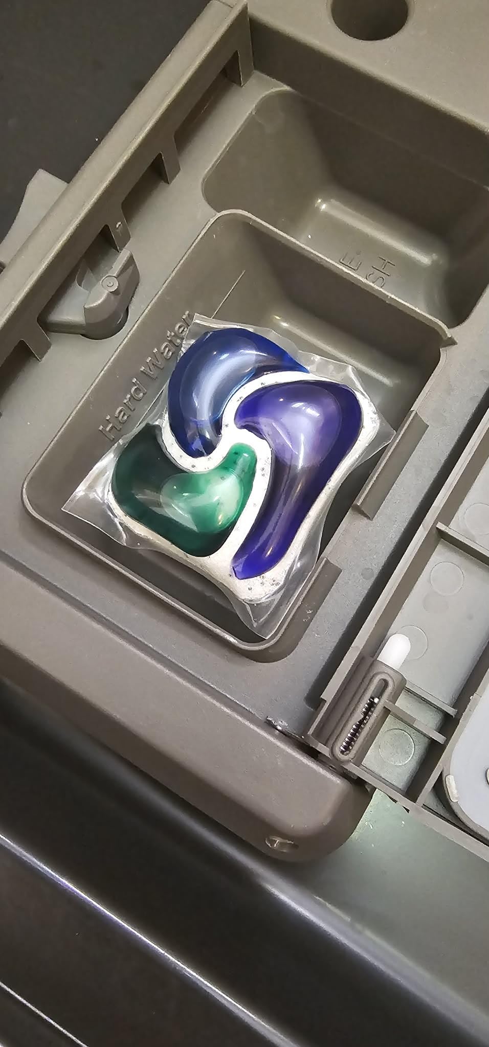 Cascade Platinum Plus Dishwasher Pods, Dish Detergent Soap, Clean Scent, 62 Count customer photo 2
