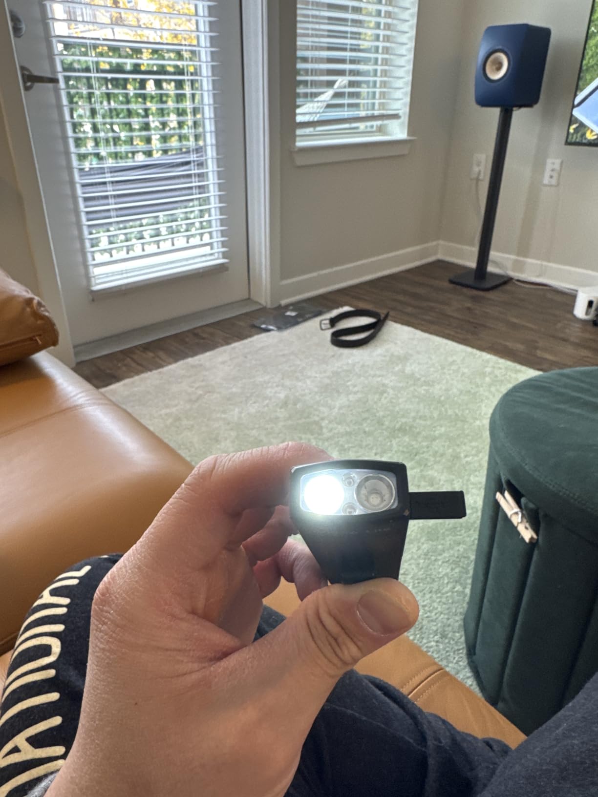 OLIGHT ArkPro Lite Flat Pocket Flashlight, Rechargeable Portable 1200 Lumens with White LED, Red Light, and UV Light, Triple Sources for Pet Urine Detection, Camping, Emergency, Working (Matte Black) customer photo 1