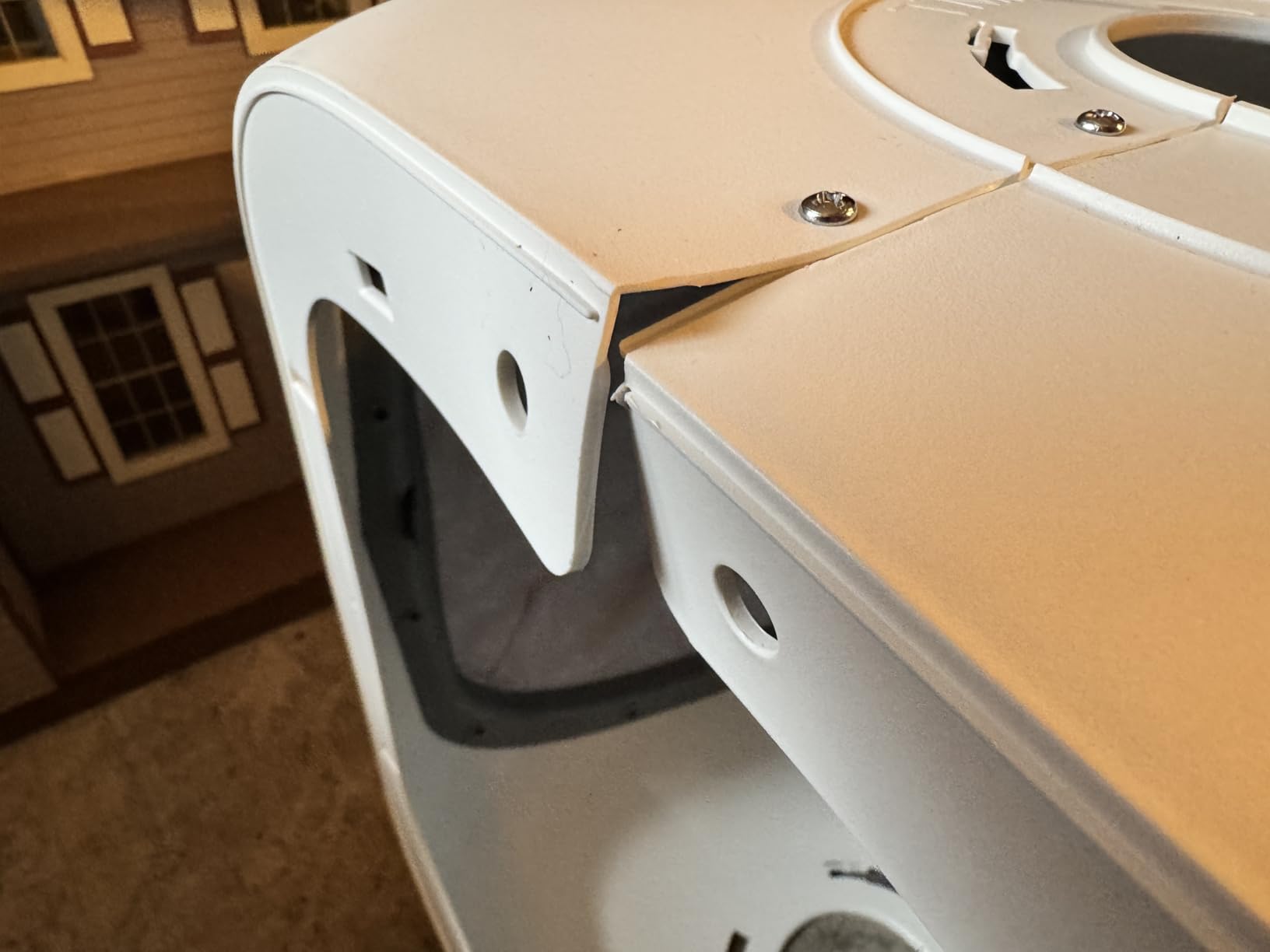 Mintakawa Automatic Cat Litter Box Self Cleaning - APP Control and Weight Monitoring - Ultra-Quiet, Suitable for Medium Cats and Kittens, Safe Anti-Pinch Litter Box (Assembly Required) - White customer photo 1