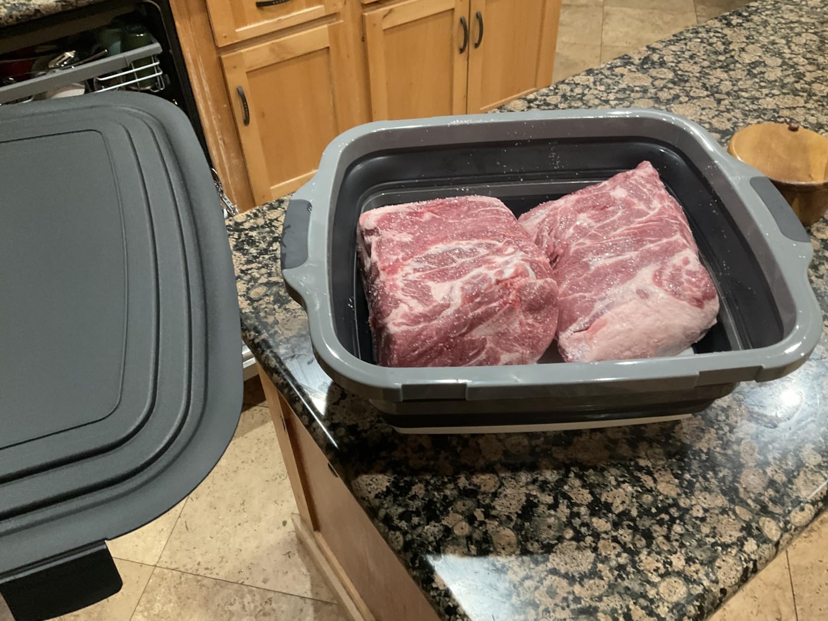 XL Collapsible BBQ Prep Tub with Cutting Board & Drain Plug - Portable Food Prep Station for Kitchen, Camping & Grill - Dishwasher Safe, Space-Saving Design - Heat-Resistant Glove Included (Black) customer photo 2