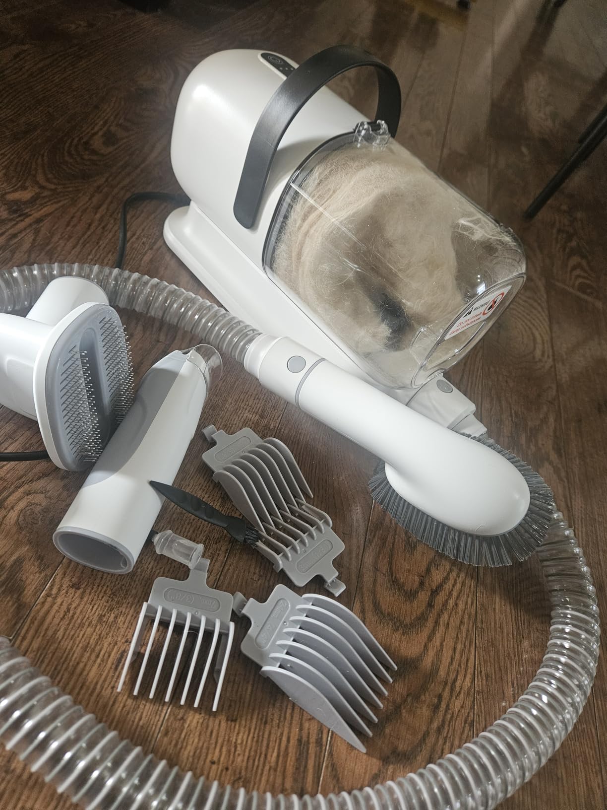 FIXR Dog Grooming Vacuum, All-in-One Pet Grooming Kit with Hair Clipper & Shedding Brush, Low Noise 12,000Pa Dog Hair Remover Vacuum, Pet Groomer Set with Cleaning Brushes, PG01 customer photo 2