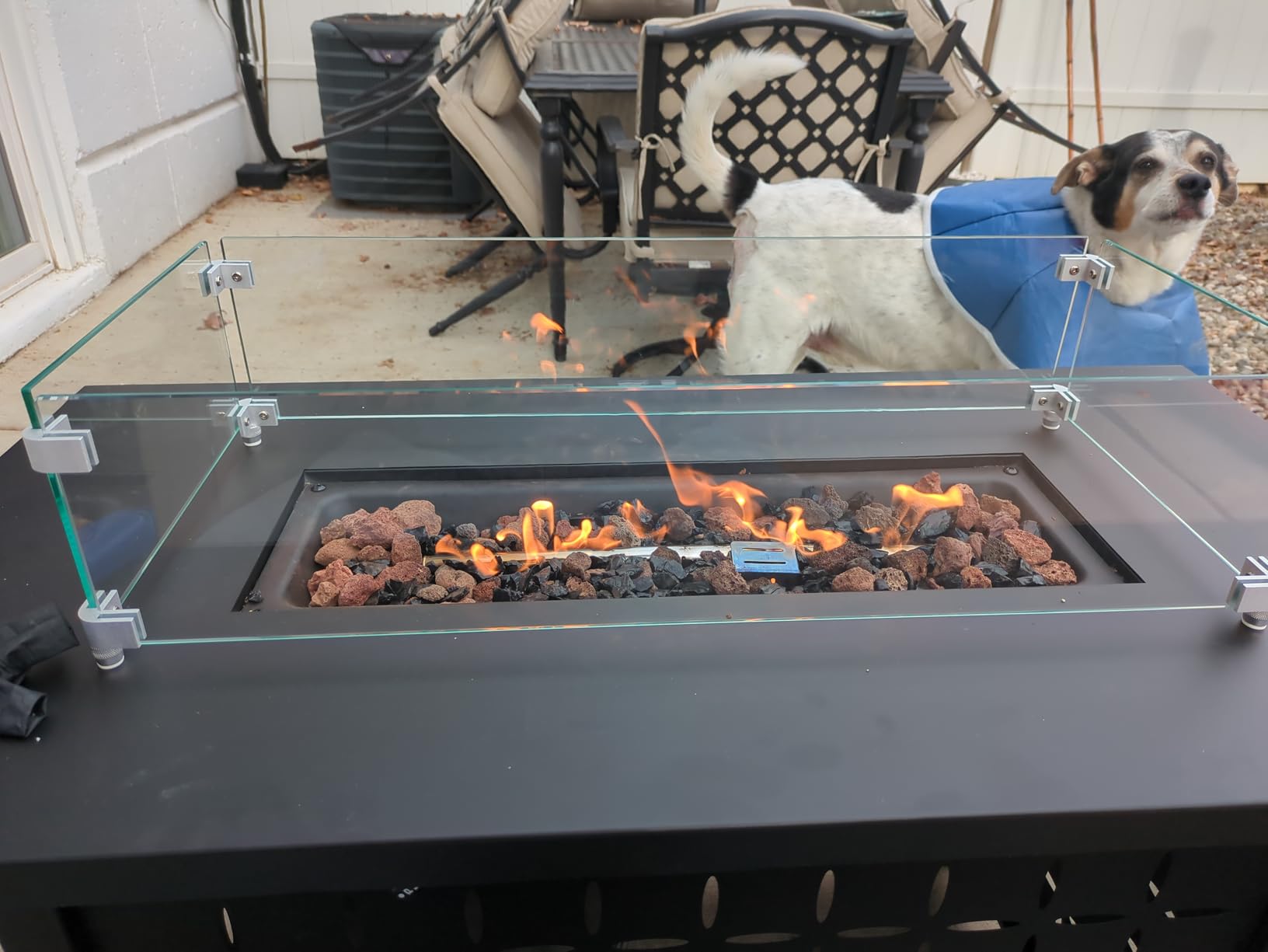 Nuu Garden Tempered Glass Wind Guard for Rectangular Propane Fire Pit Table 28.7''*10.2''*5.5'' Inch, Durable Flame Guard Shield with Aluminum Alloy Corner Brackets for Outdoor Patio Gas Fire Table customer photo 1