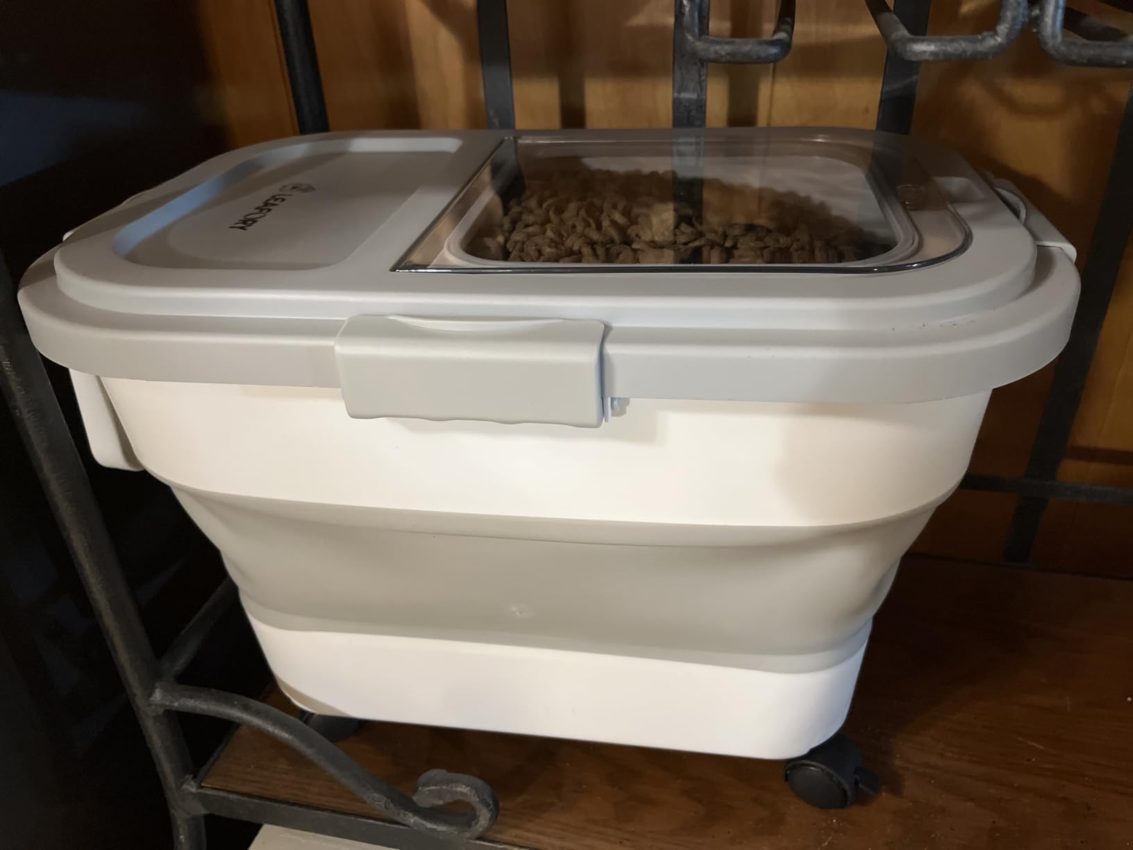 Wood Pellet Storage Container 20-25lbs, Airtight Bin with Locking Lid & Clear Window, Collapsible Pellet Bucket with Wheels, Scoop & Labels, Gray customer photo 2
