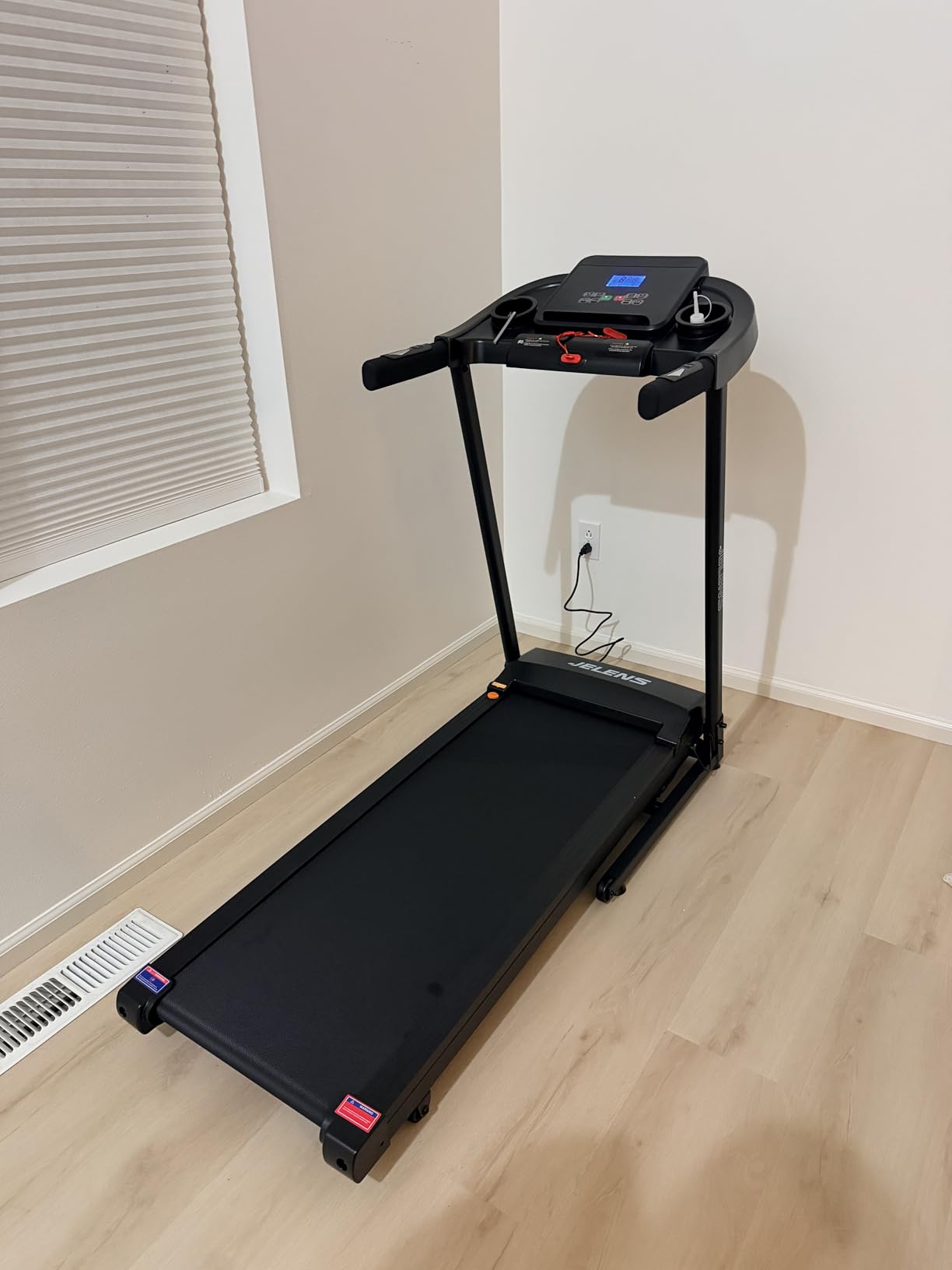 JELENS Treadmill for Home with 0-15% Auto Incline, Foldable Walking Pad Treadmill with 330LBS Weight Capacity and Pulse Sensors, 3.0HP Quiet Walking Pad with App and LCD Display customer photo 2