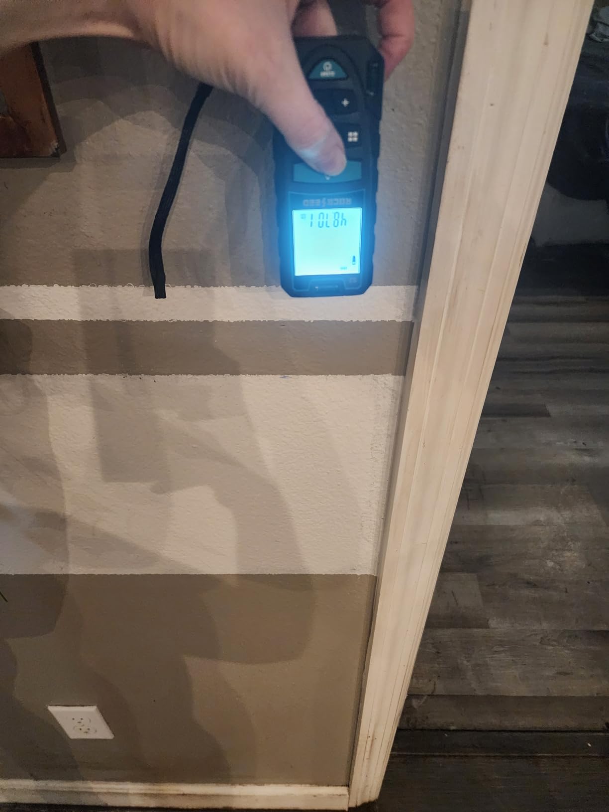 Laser Measure 50M/165ft, RockSeed Digital Laser Distance Meter with 2 Bubble Levels, Portable M/in/Ft Unit Switching Backlit LCD customer photo 1