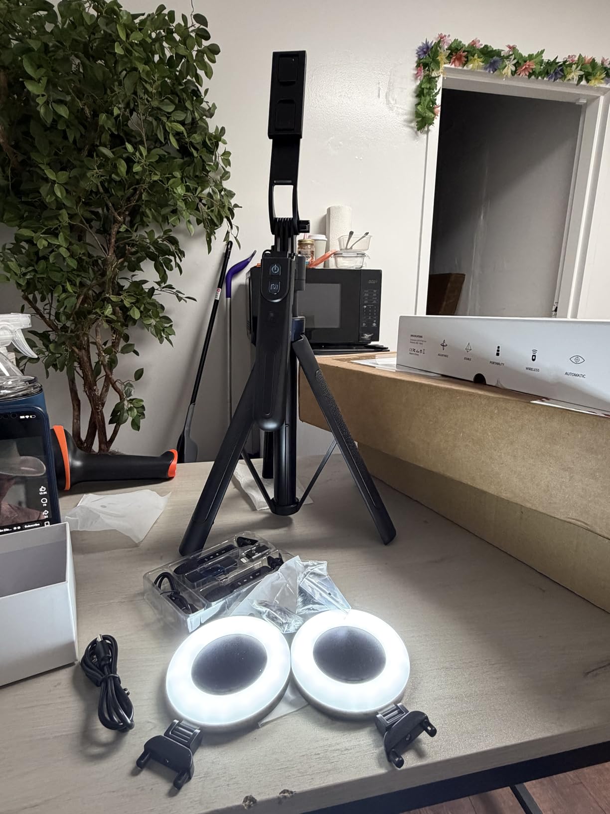 Content Creator Vlogging Kit for iPhone/Android, 70-inch Auto Face Tracking Tripod for iPhone with Light and Wireless Microphones, TikTok/YouTube Starter Kit customer photo 1