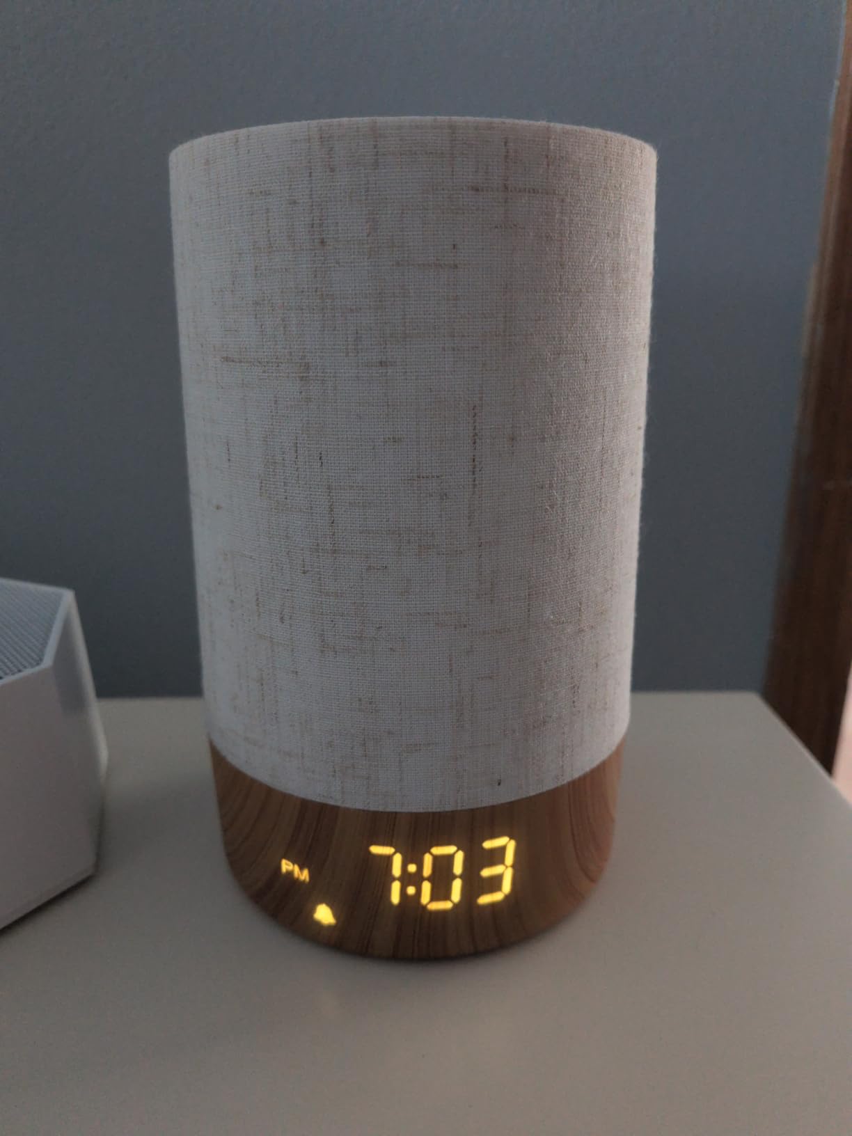 Dreamegg Sunrise Alarm Clock - Sound Machine with Alarm Clock & Wake Up Light, 29 Soothing Sounds, Dimmable Display, White Noise Machine for Bedroom, Heavy Sleepers, Adults & Kids customer photo 2