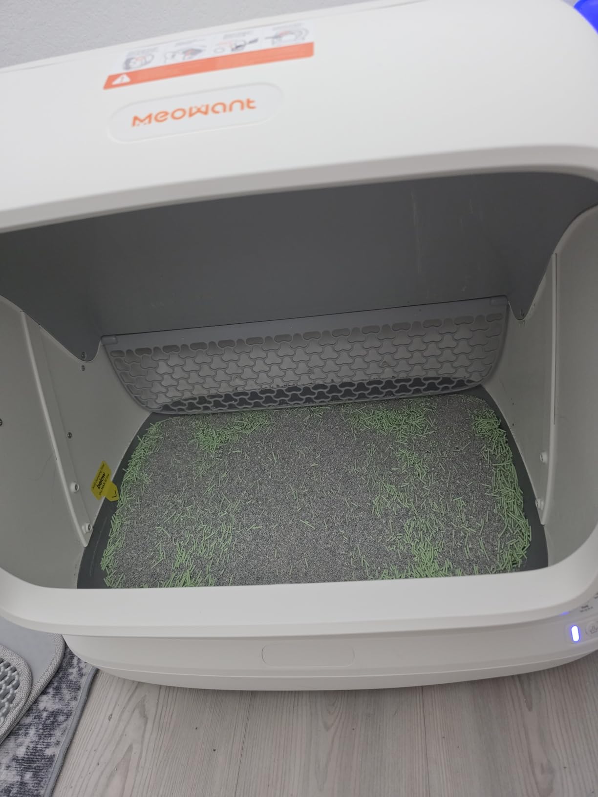 MeoWant Self-Cleaning Cat Litter Box, 106L Extra-Large Space Low Entrance Automatic Cat Litter Box Perfect for Multiple Cats, Safety Sensor, Anti-Pinch, APP Control, Odor Free with Mat & Liner customer photo 1