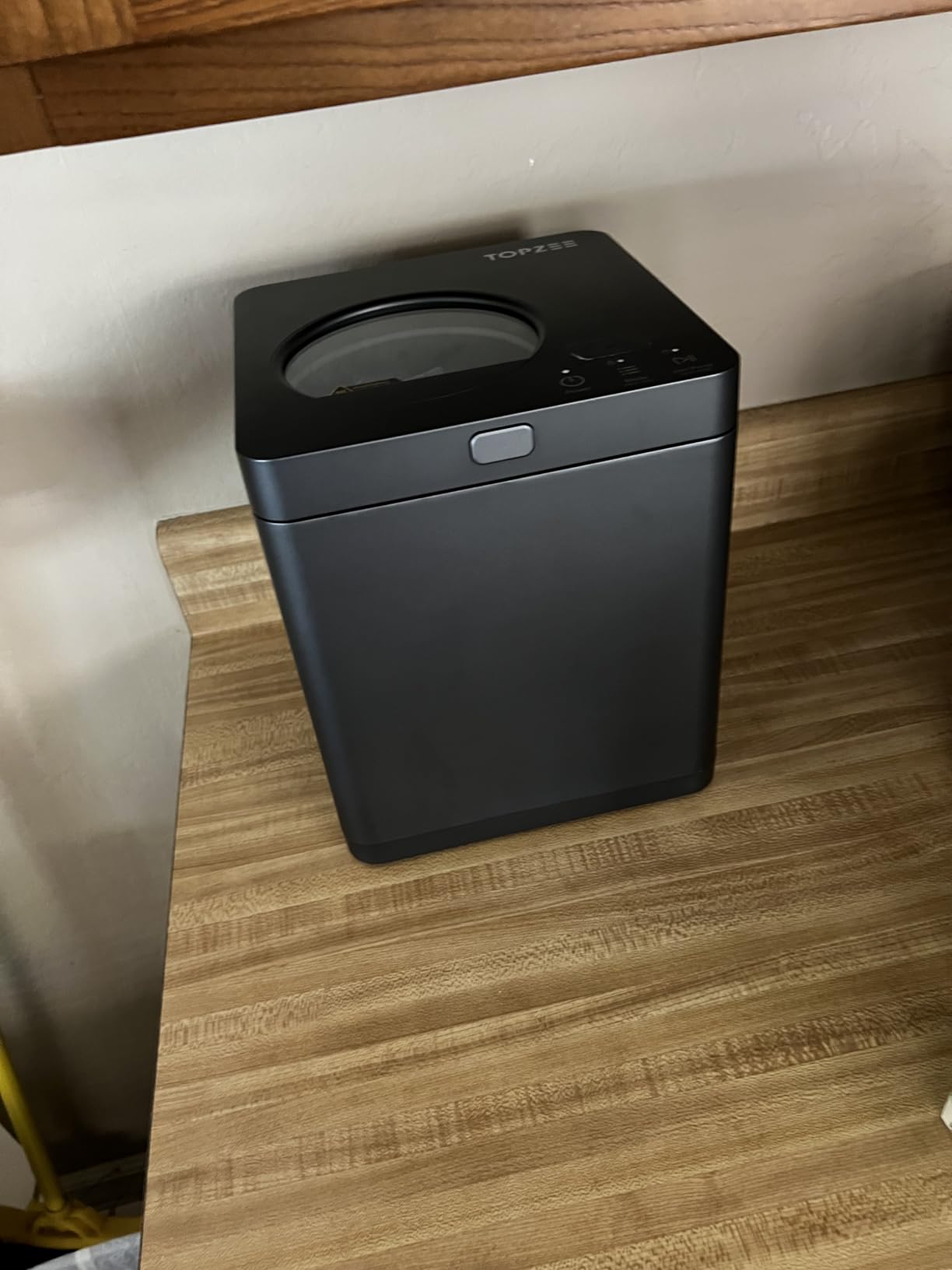 TOPZEE Electric Compost Bin for Kitchen, 3L Smart Countertop Composter with Odorless Auto-Cleaning, Low Noise, Turns Food Waste to Fertilizer in 4 Hours, for Indoor Home Use, Black customer photo 1