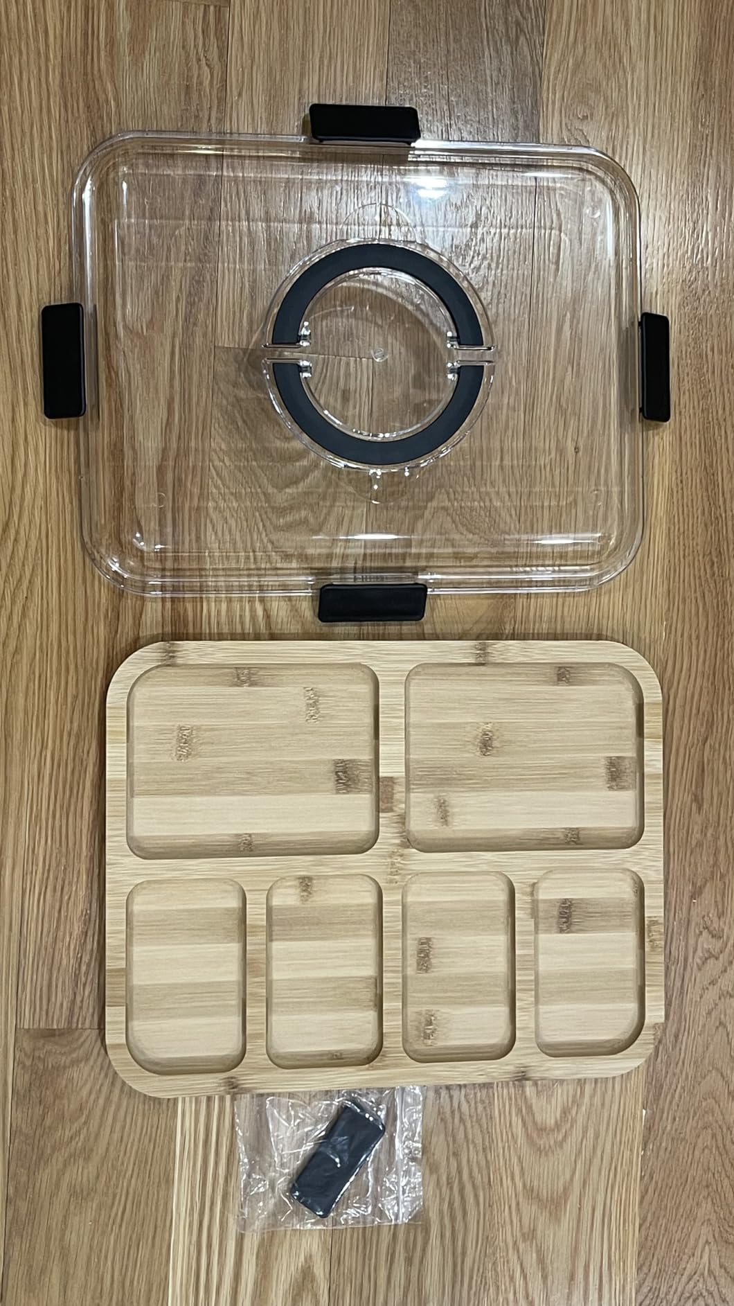 Charcuterie Board with Clear Locking Lid, Portable Travel Cheese Board & Snack Tray with Handle, 6-Compartment Charcuterie Boards, Reversible Cutting Board for Parties, Potlucks, Housewarming Gifts customer photo 1
