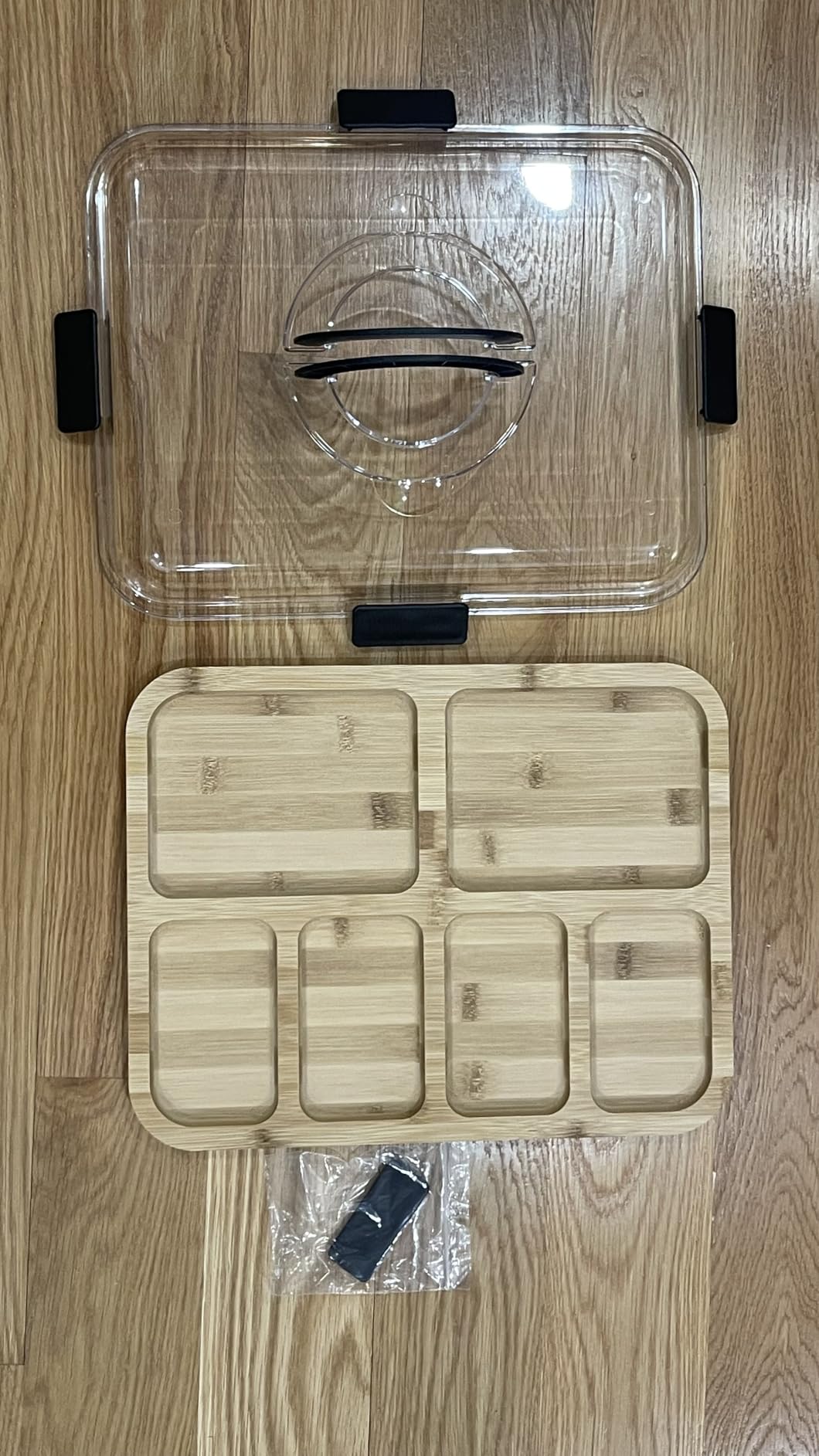 Charcuterie Board with Clear Locking Lid, Portable Travel Cheese Board & Snack Tray with Handle, 6-Compartment Charcuterie Boards, Reversible Cutting Board for Parties, Potlucks, Housewarming Gifts customer photo 2