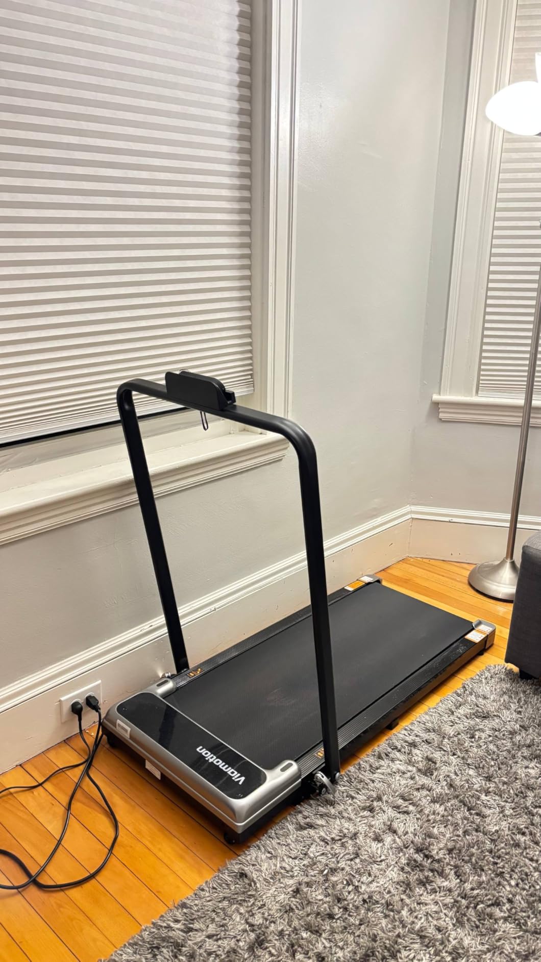 Walking Pad Treadmill with Handle Bar and Adjustable Incline, Compact Portable Treadmills for Home Office, 2.5HP Quiet Anti-Slip Under Desk Treadmills, 0.6-3.8 MPH Remote Speed Control customer photo 2