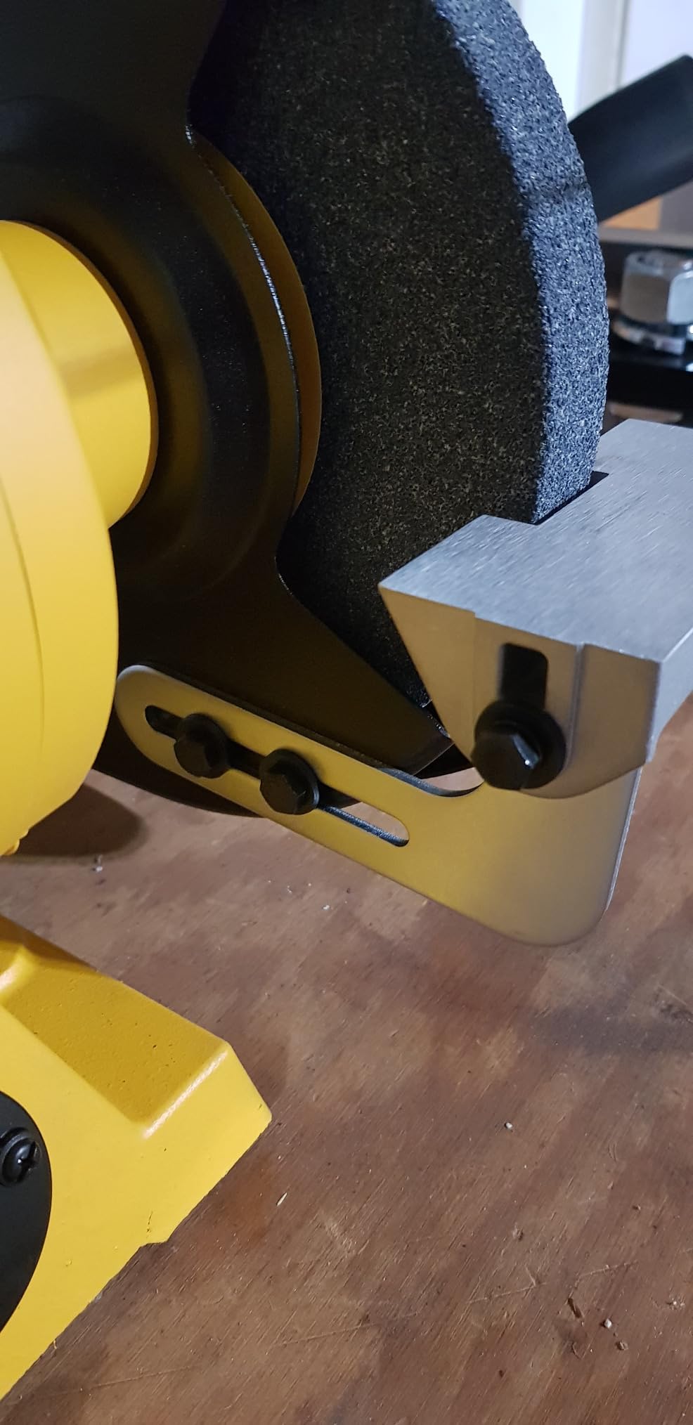 DEWALT DW758 8-Inch Bench Grinder customer photo 1