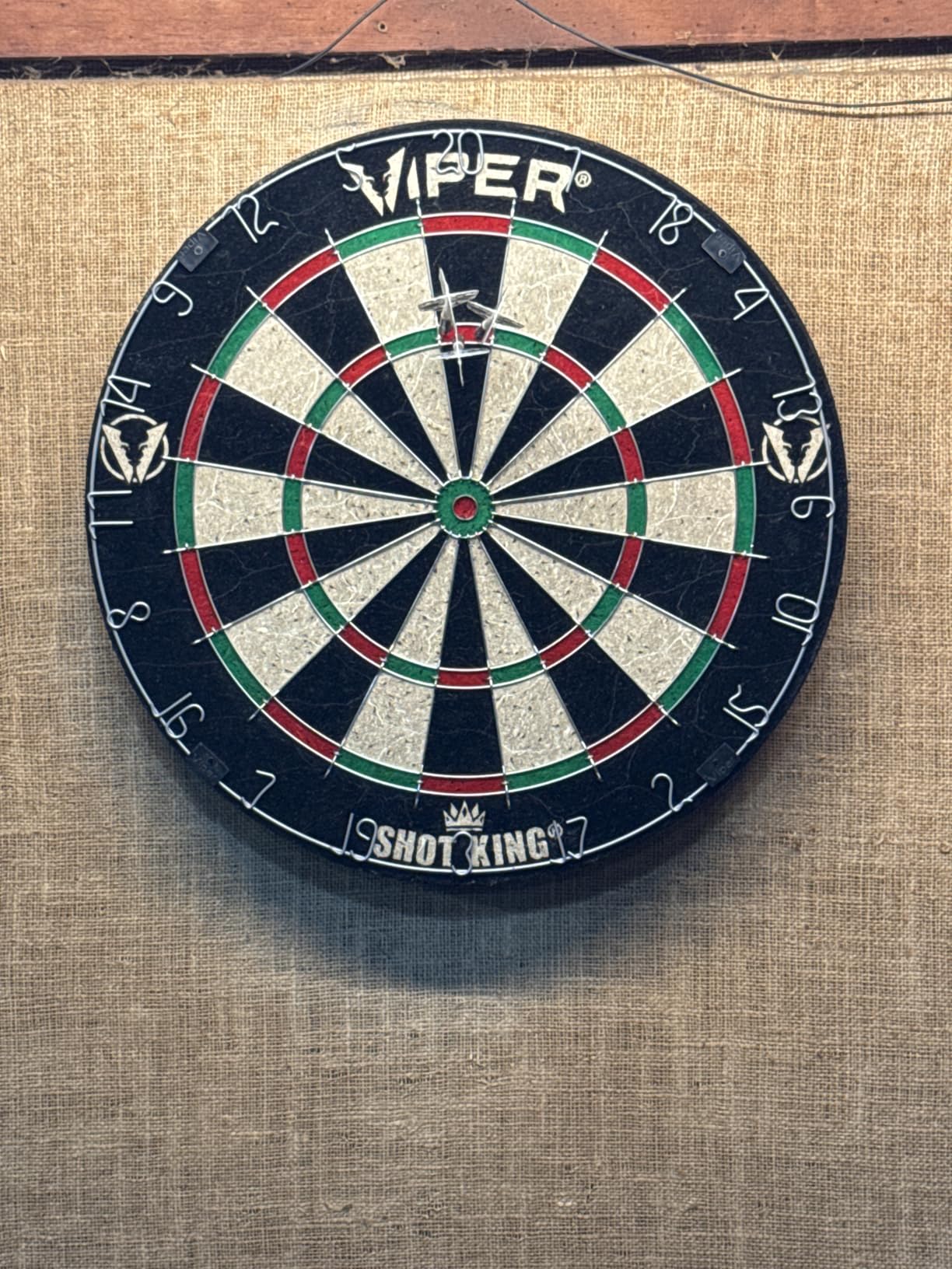 Viper by GLD Products Shot King Regulation Bristle Steel Tip Dartboard Set with Bullseye Metal Radial Spider Wire Compressed Sisal Board with Rotating Number Ring Includes 6 Darts Black customer photo 1