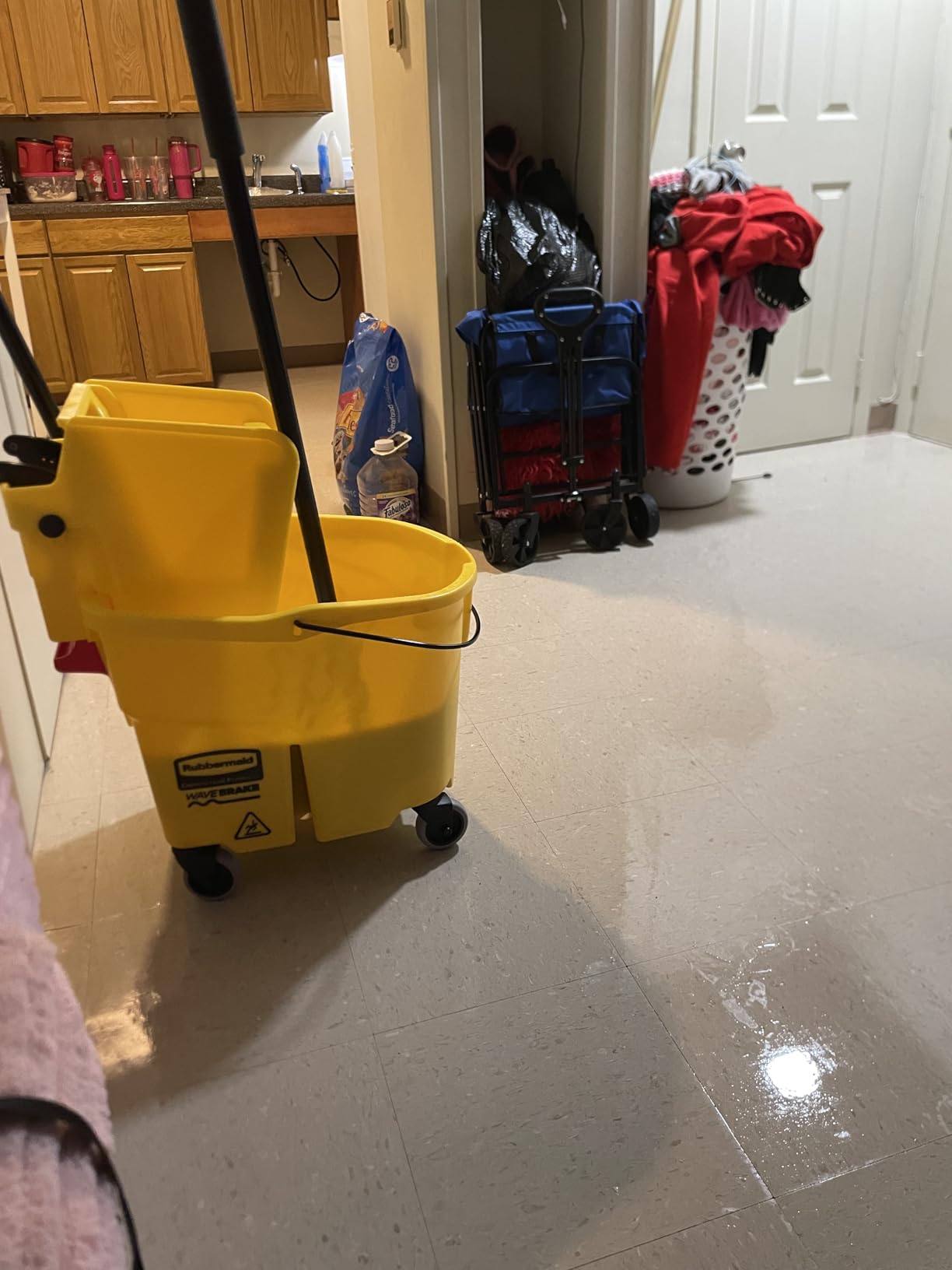 Rubbermaid Commercial Products WaveBrake 35 Qt. Side-Press Mop Bucket and Wringer Combo on Wheels customer photo 1