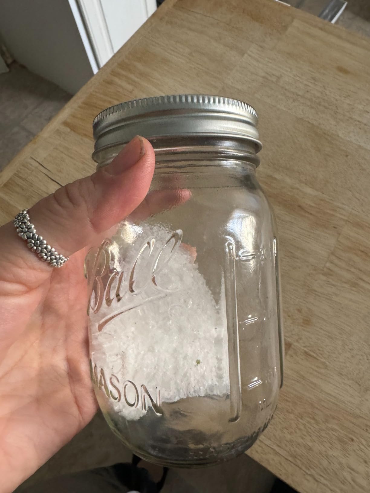 Le Saunier de Camargue Fleur de Sel - French Sea Salt Finishing Salt - Gourmet Hand-Harvested Flaky Salt in Resealable Cork-Topped Container - 125g customer photo 2